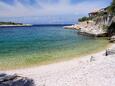 Pobij, les plages en autour - la côte Hvar.