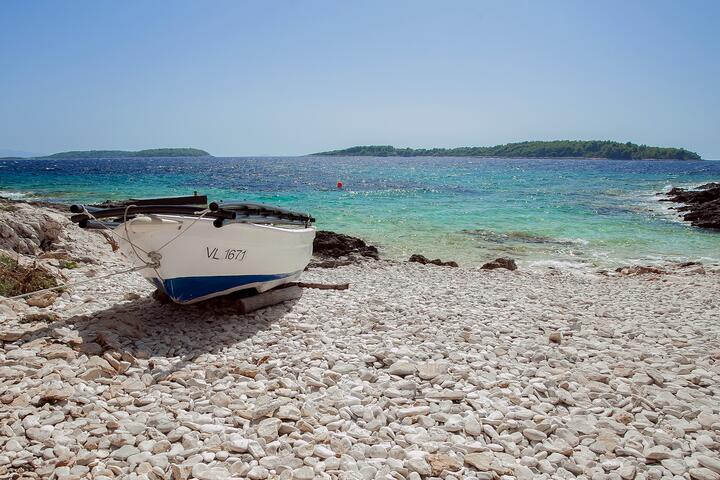 Nova auf der Insel  Korčula (Južna Dalmacija)