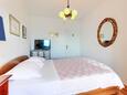 Ložnice 1 Rogoznica, Ložnice 1 v ubytování typu apartment, domácí mazlíčci povoleni a WiFi.