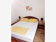 Ložnice 1 Rogoznica, Ložnice 1 v ubytování typu apartment, domácí mazlíčci povoleni a WiFi.