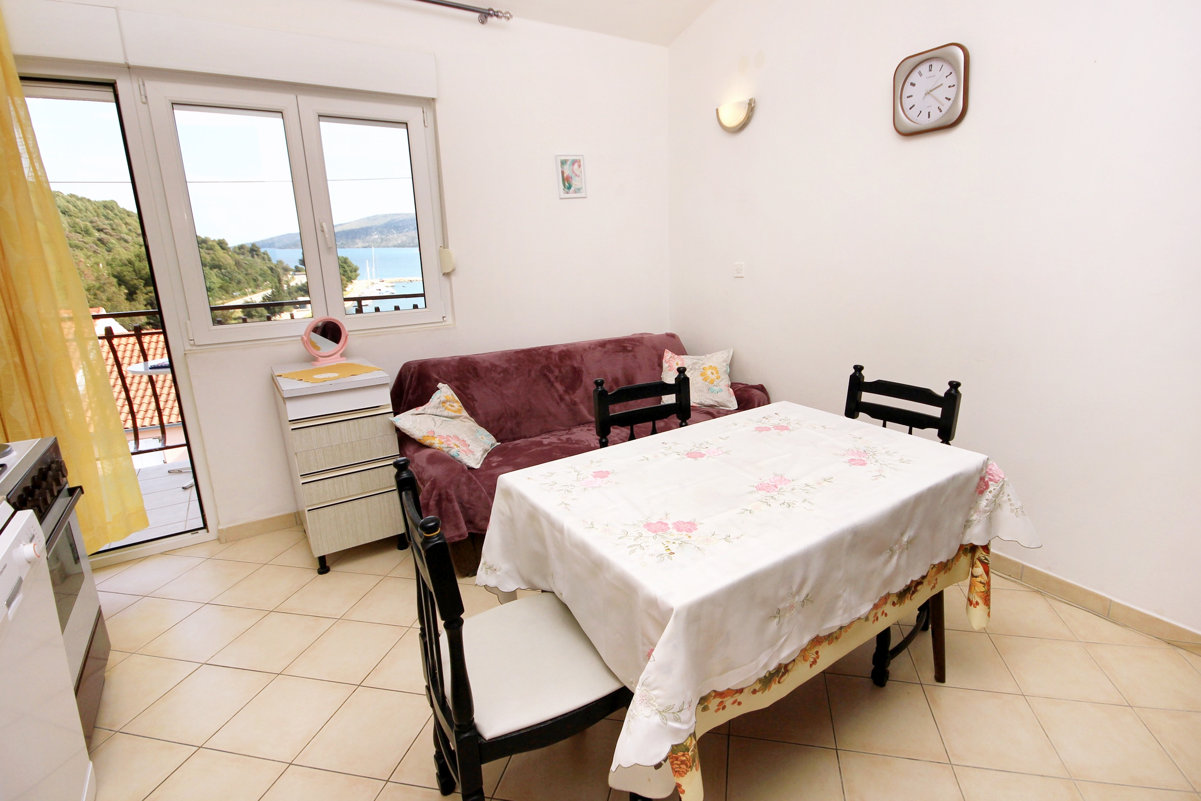 One bedroom apartment with balcony and sea view Marina, Trogir (A-10003-a)