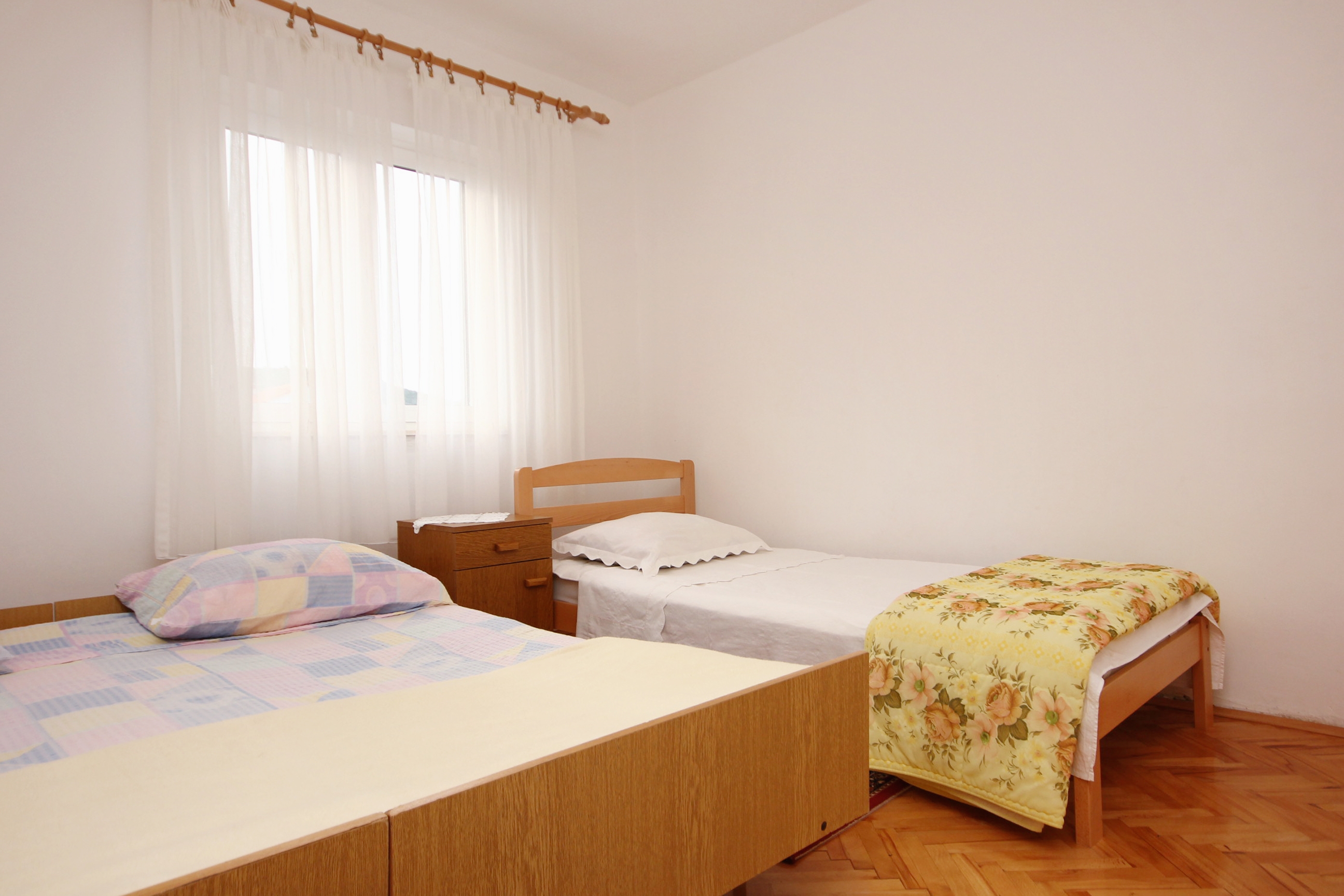 Four bedroom apartment near beach Vinišće, Trogir  A-a