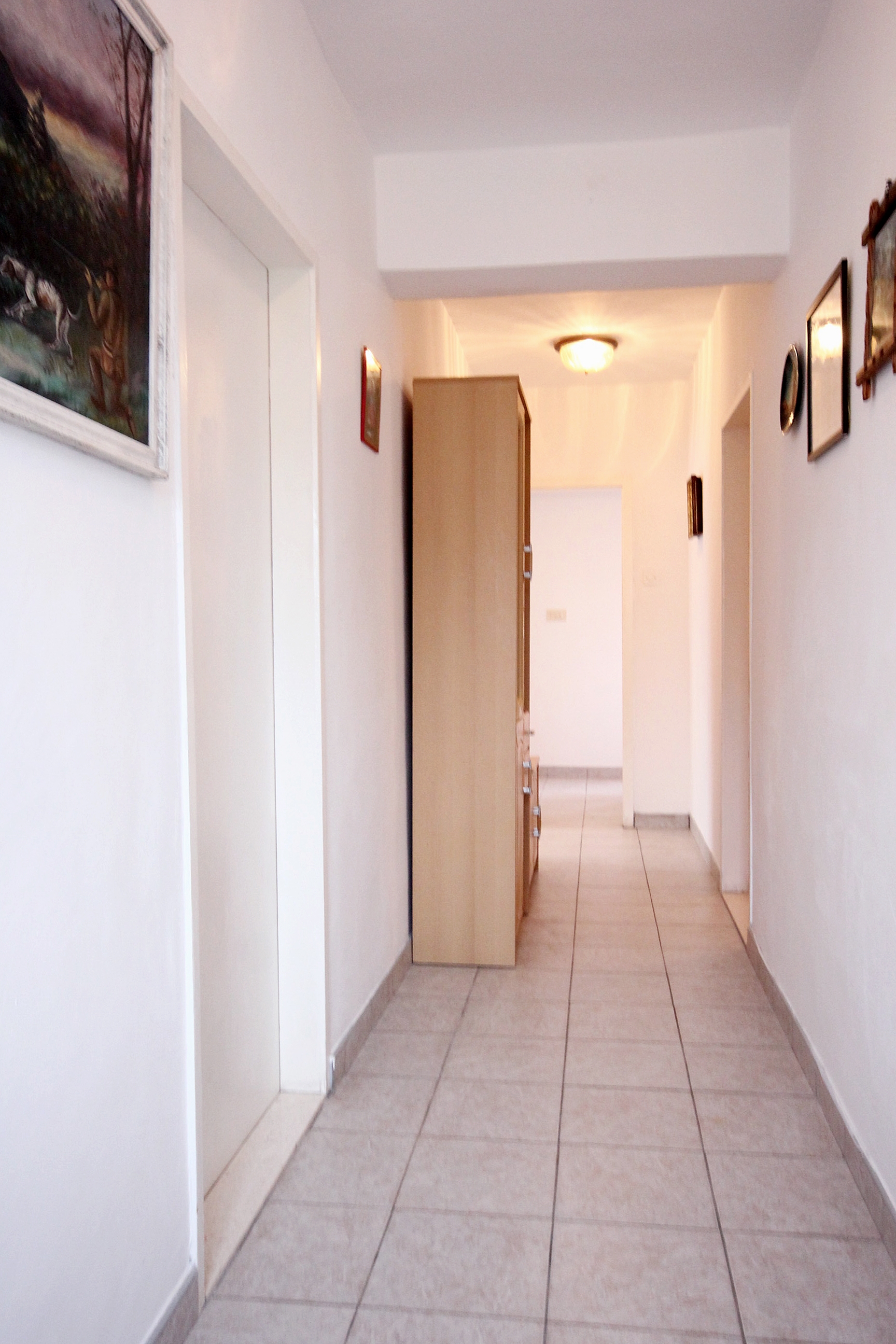 Four bedroom apartment near beach Vinišće, Trogir  A-a
