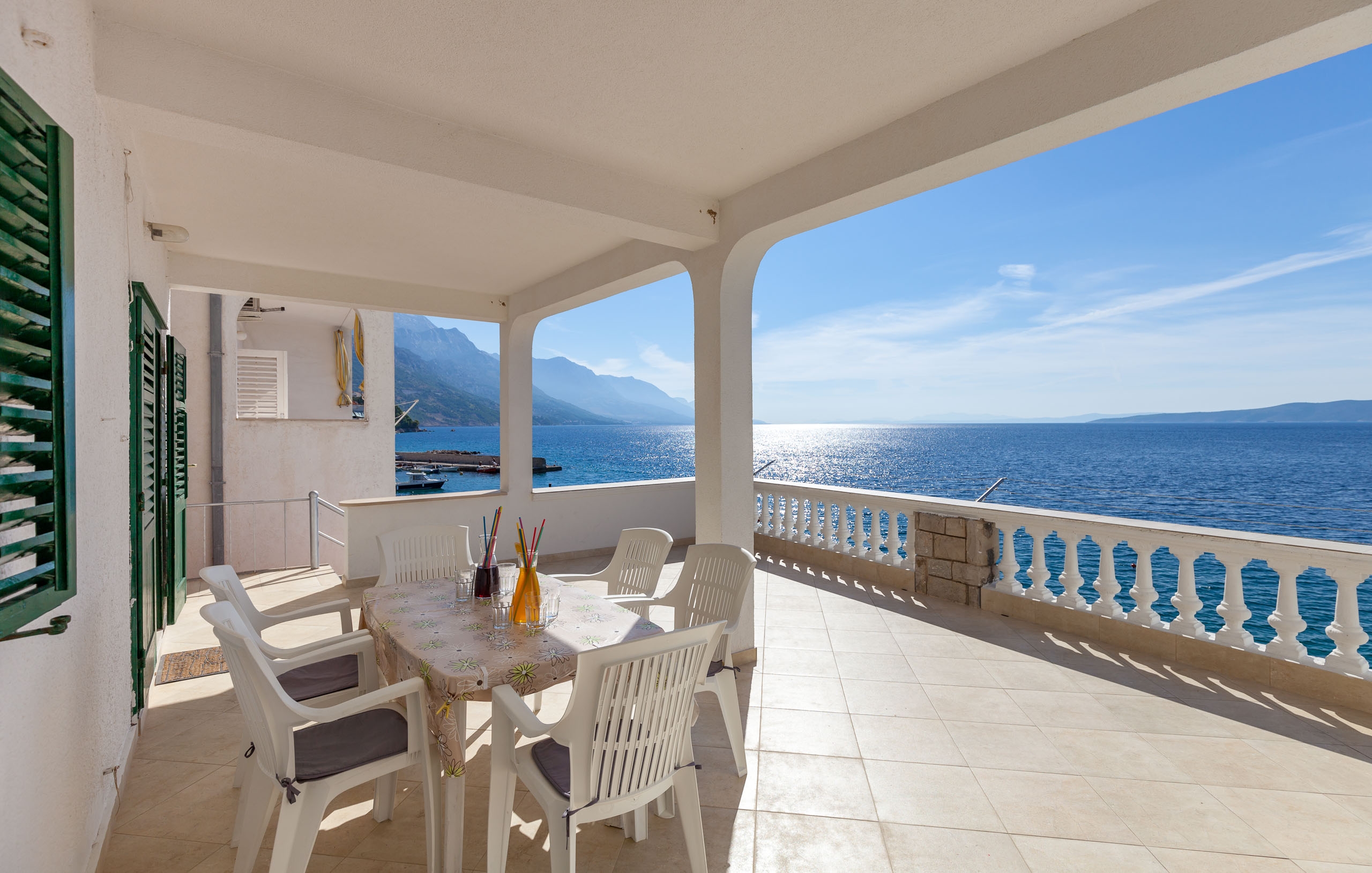 Dvosobni apartman uz plažu Pisak, Omiš  A-c