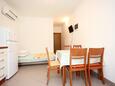 Poljica, Dining room in the apartment, air condition available and WiFi.