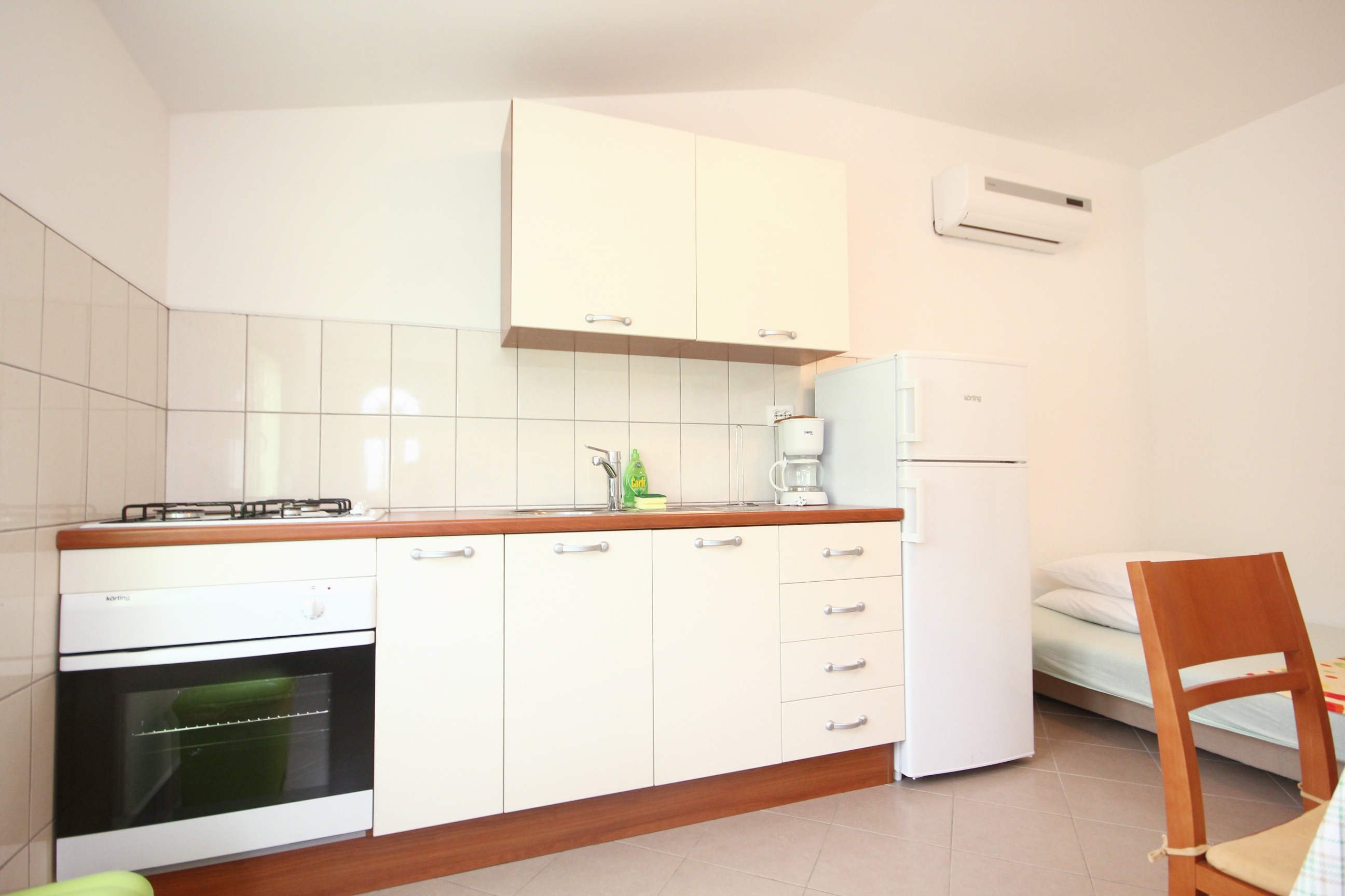 One bedroom apartment with terrace and sea view Poljica, Trogir  A-a