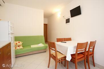 Dining room Poljica, Dining room in the apartment, dostupna klima i WIFI.