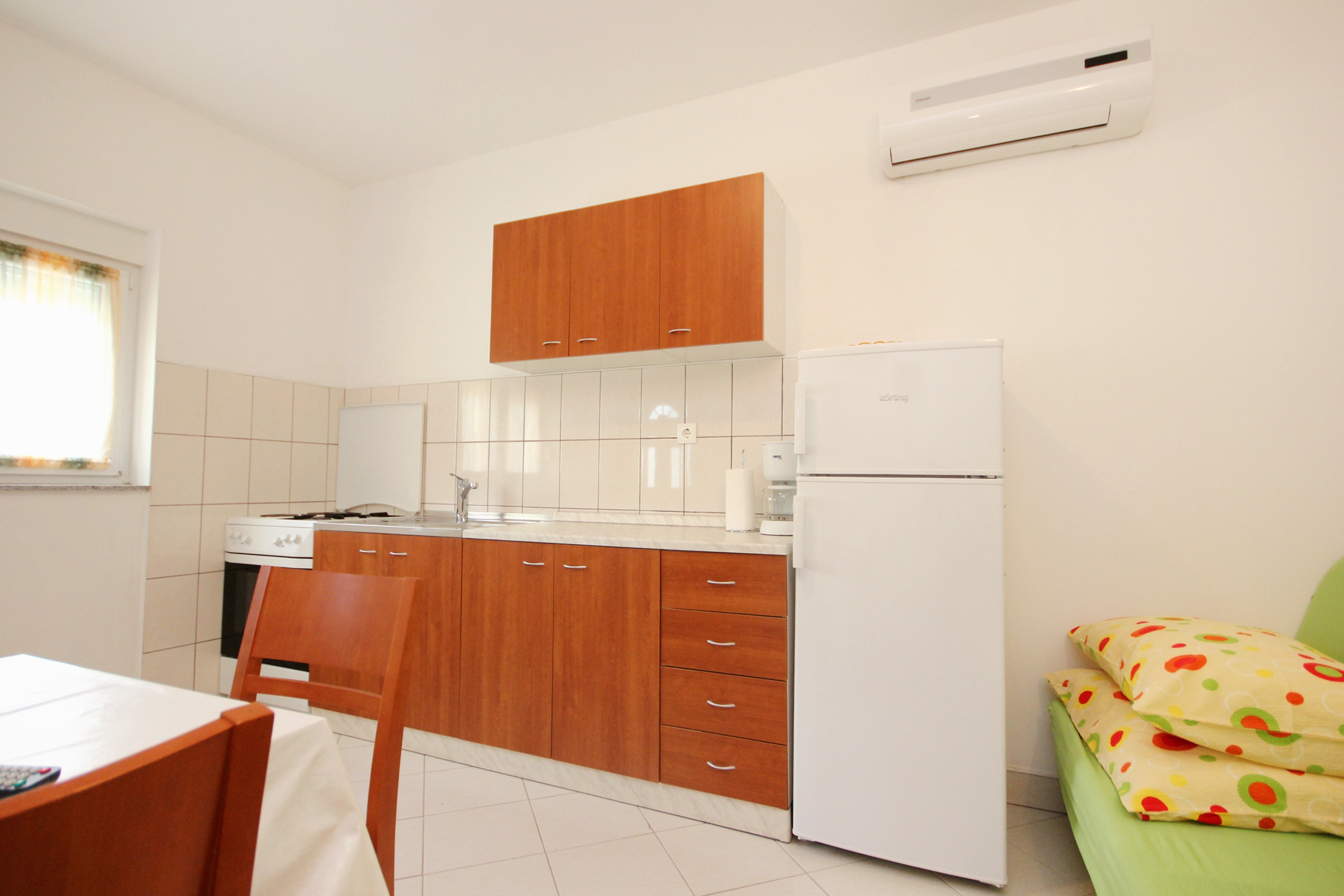 One bedroom apartment with terrace Poljica, Trogir  A-c