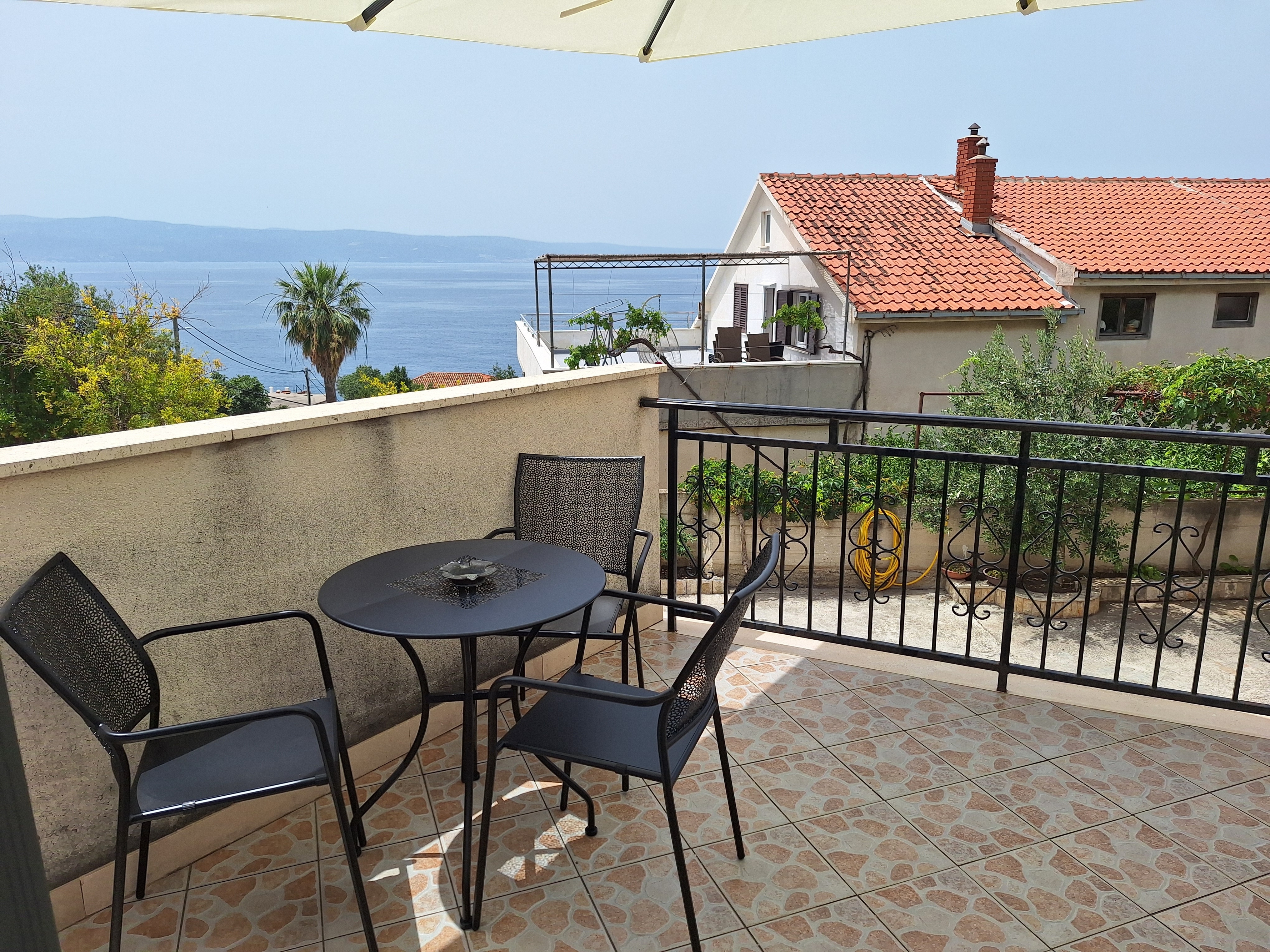Studio flat with terrace and sea view Mali Rat, Omiš (AS-10014-a) Studio flat with terrace and sea view Mali Rat, Omiš (AS-10014-a)