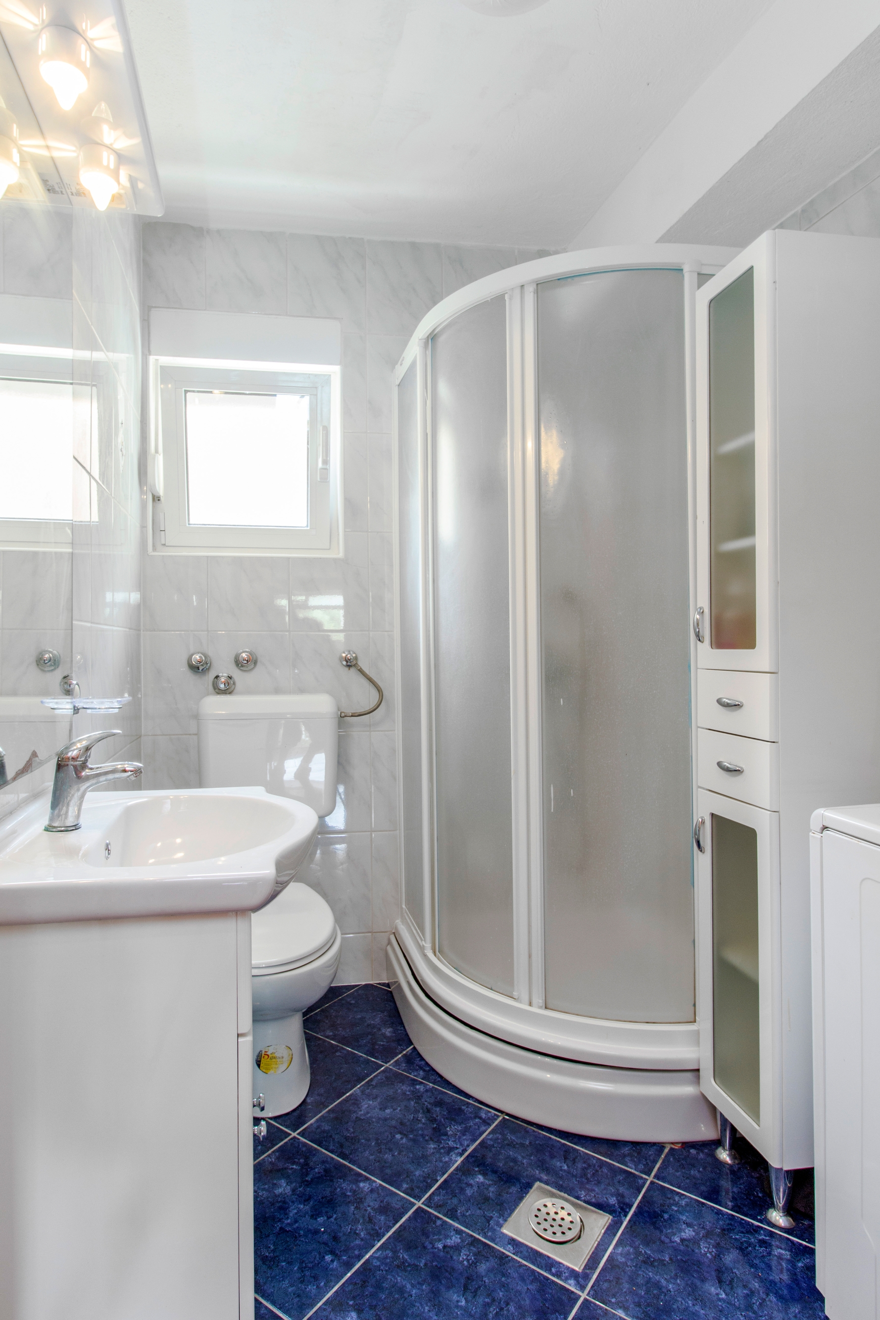One bedroom apartment near beach Šparadići, Šibenik  A-b
