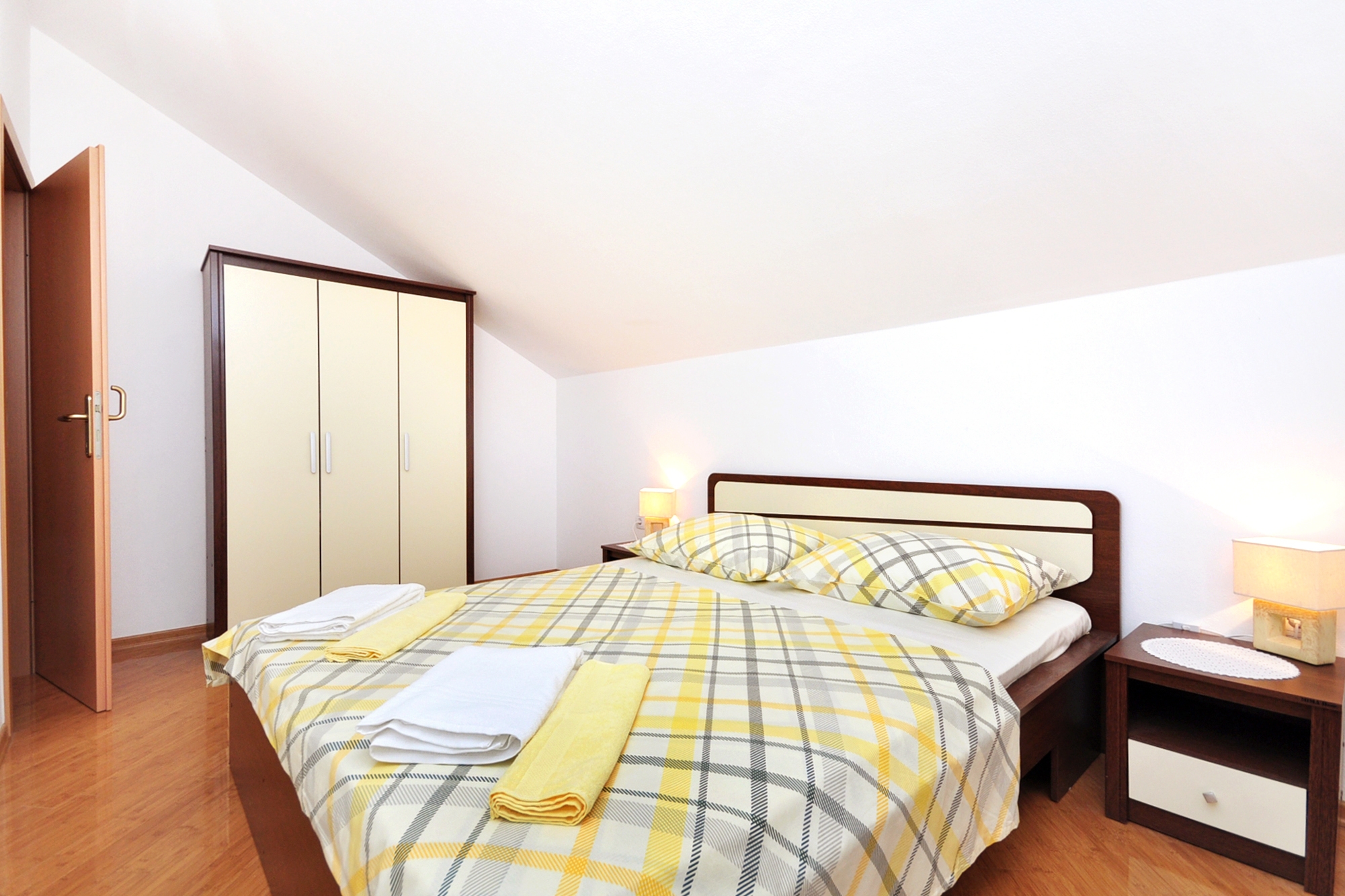 Three bedroom apartment with terrace Vodice  A-a