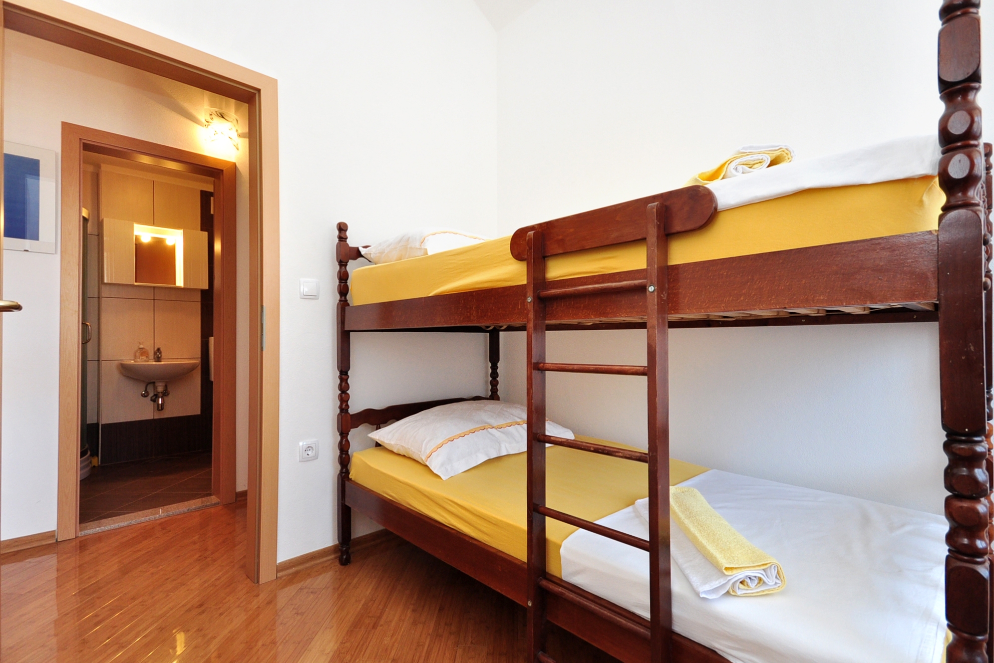 Three bedroom apartment with terrace Vodice  A-a