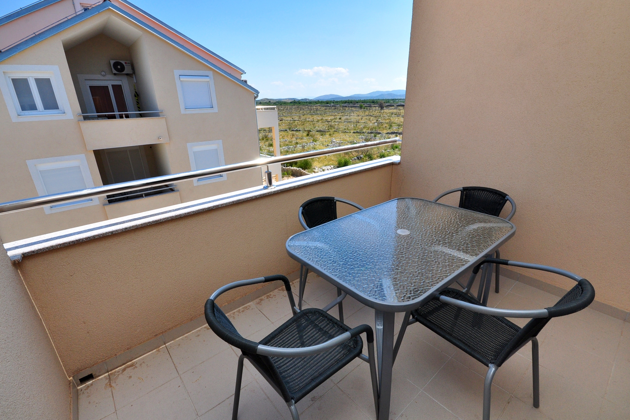 Three bedroom apartment with terrace Vodice  A-a