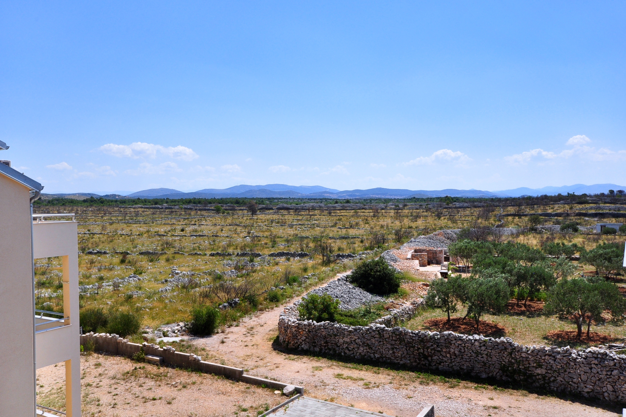 Three bedroom apartment with terrace Vodice (A-10022-a) Three bedroom apartment with terrace Vodice (A-10022-a)