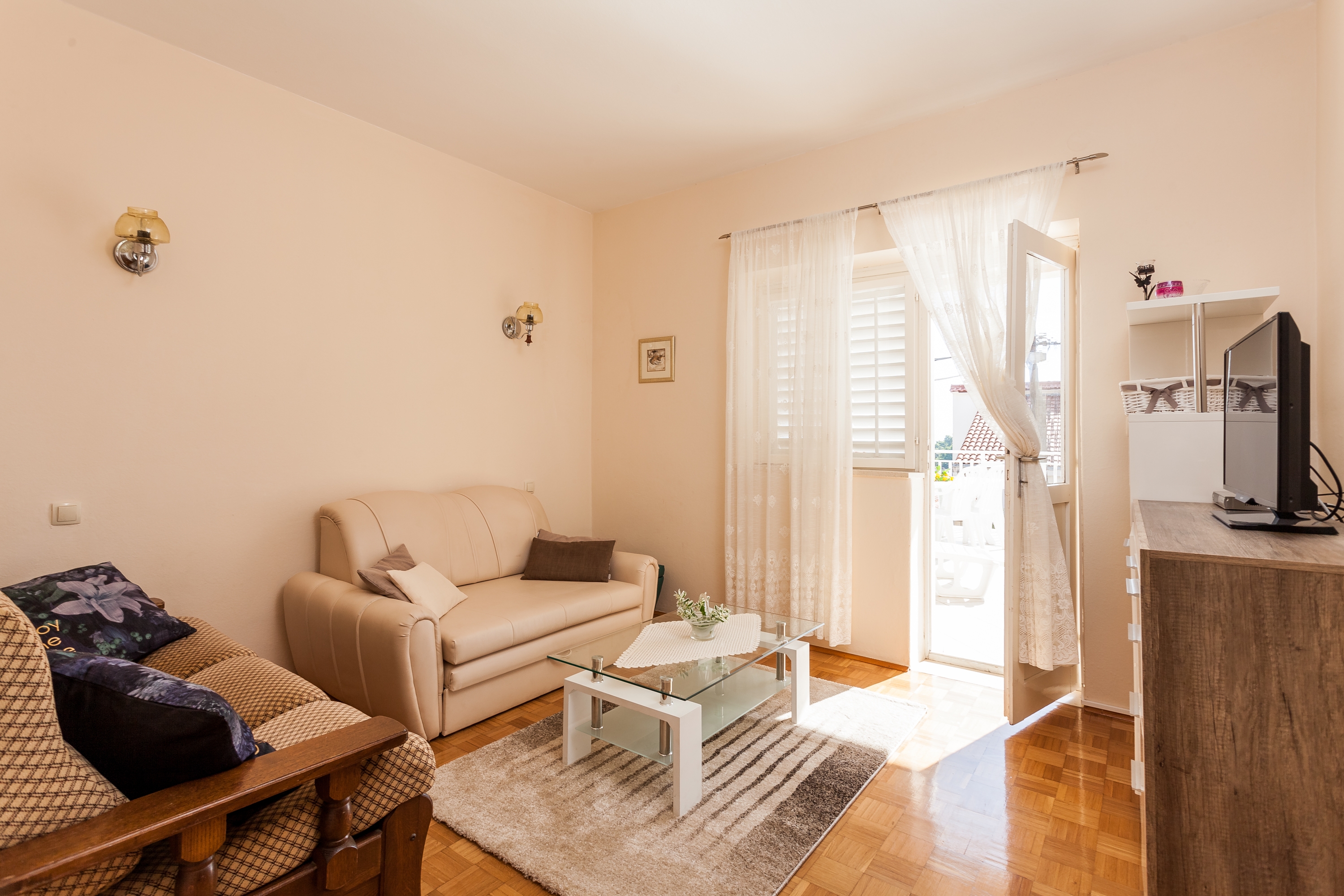Three bedroom apartment near beach Lumbarda, Korčula (A-10049-a)