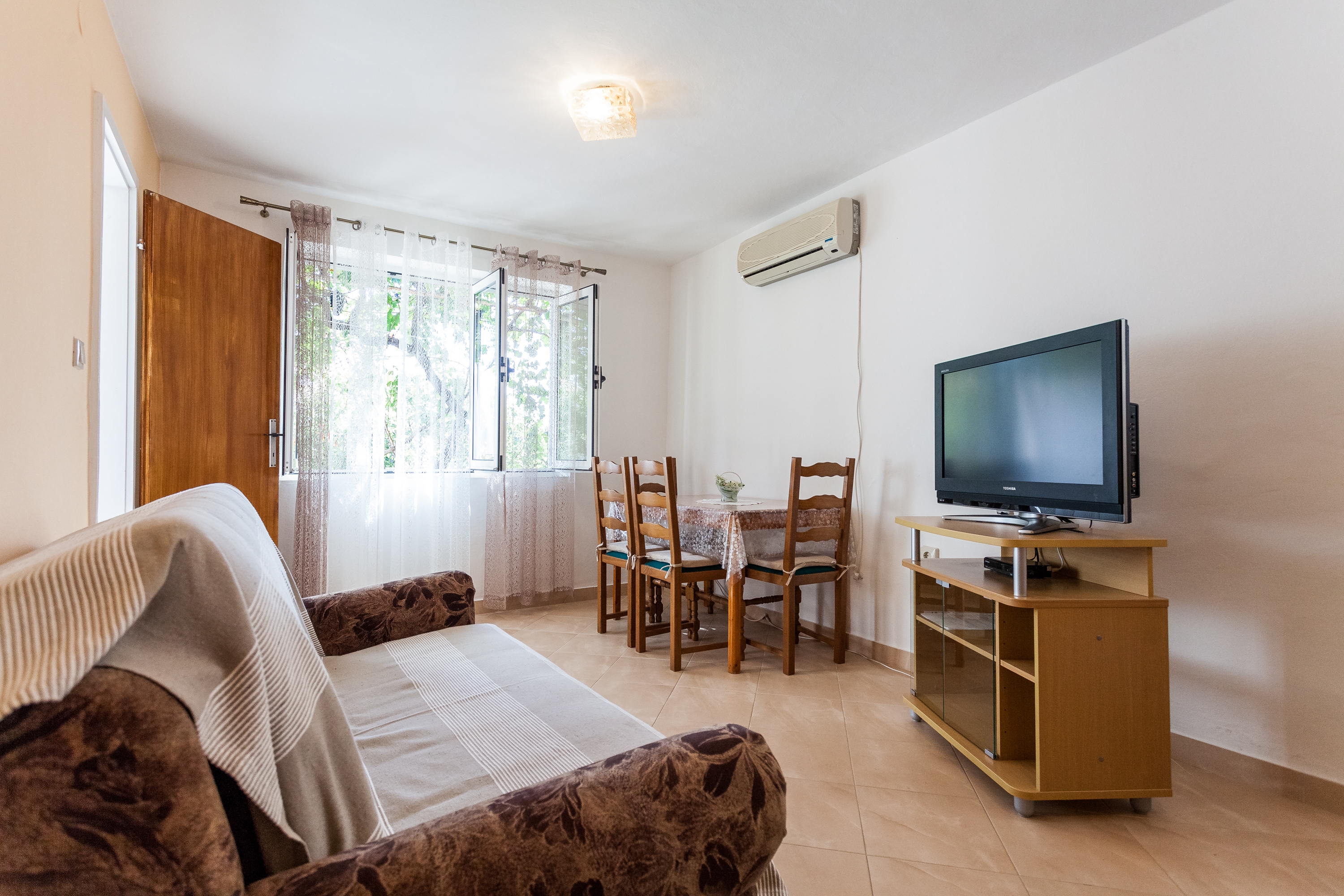 One bedroom apartment near beach Lumbarda, Korčula (A-10049-c)