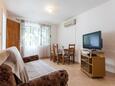 Pokój dzienny Lumbarda, Pokój dzienny w zakwaterowaniu typu apartment, WiFi.
