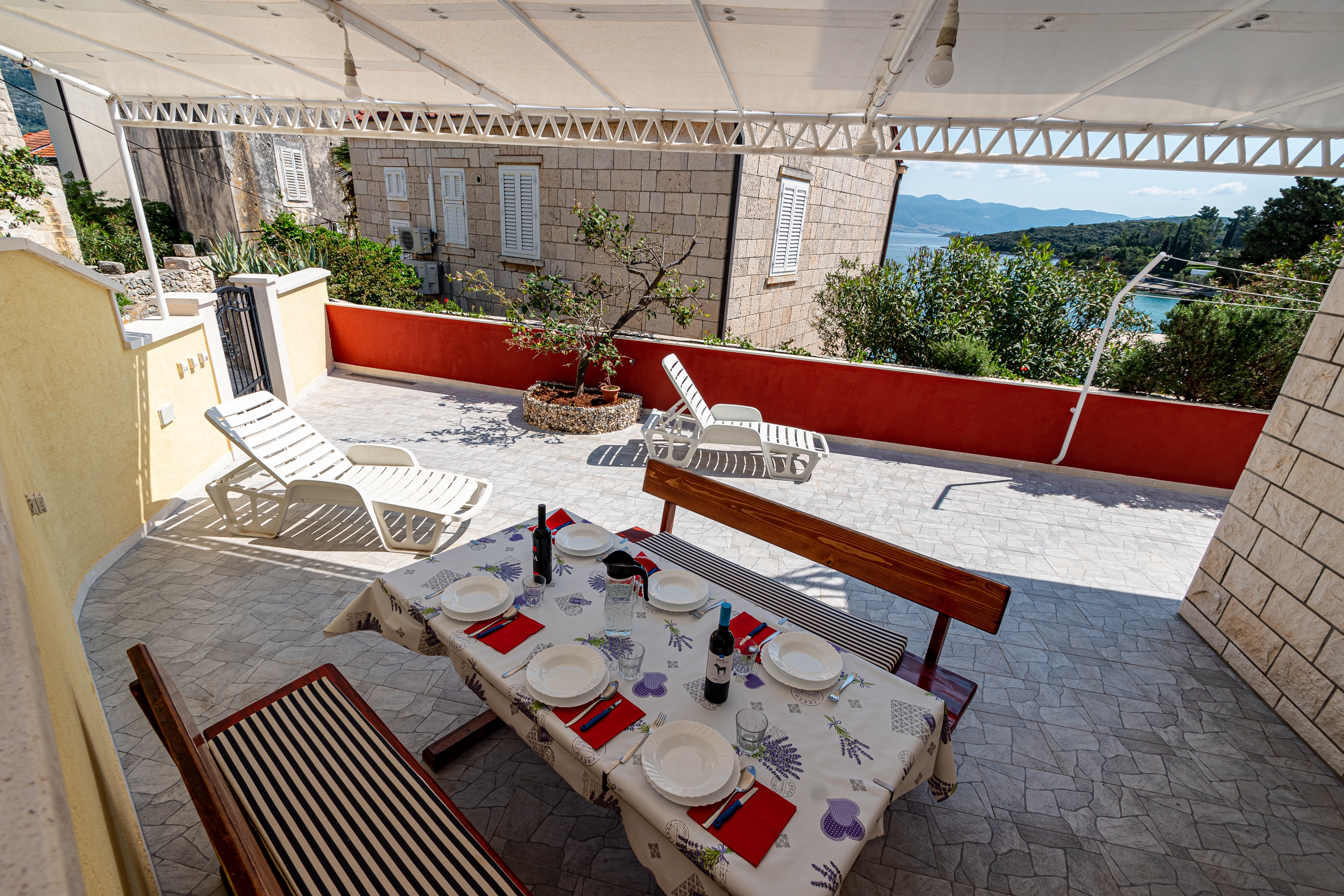 Two bedroom apartment with terrace and sea view Korčula  A-a