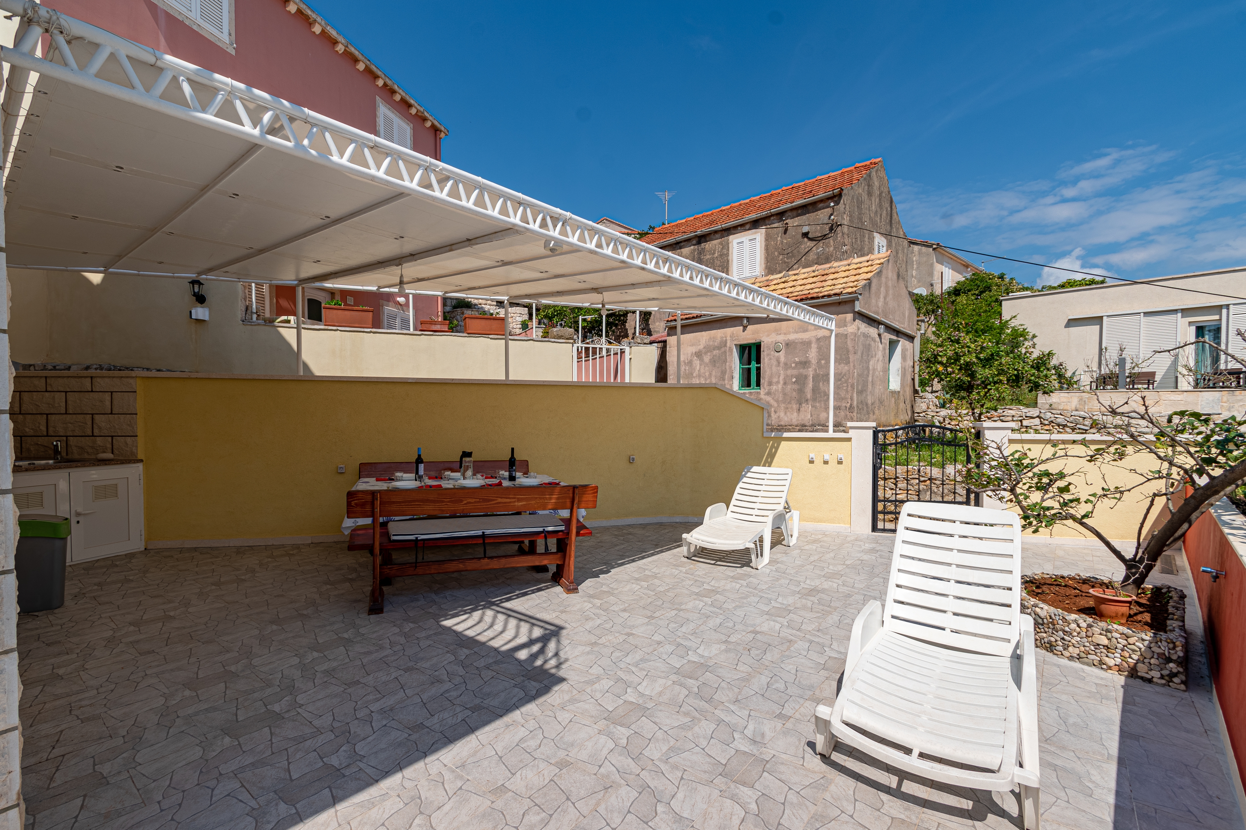 Two bedroom apartment with terrace and sea view Korčula  A-a