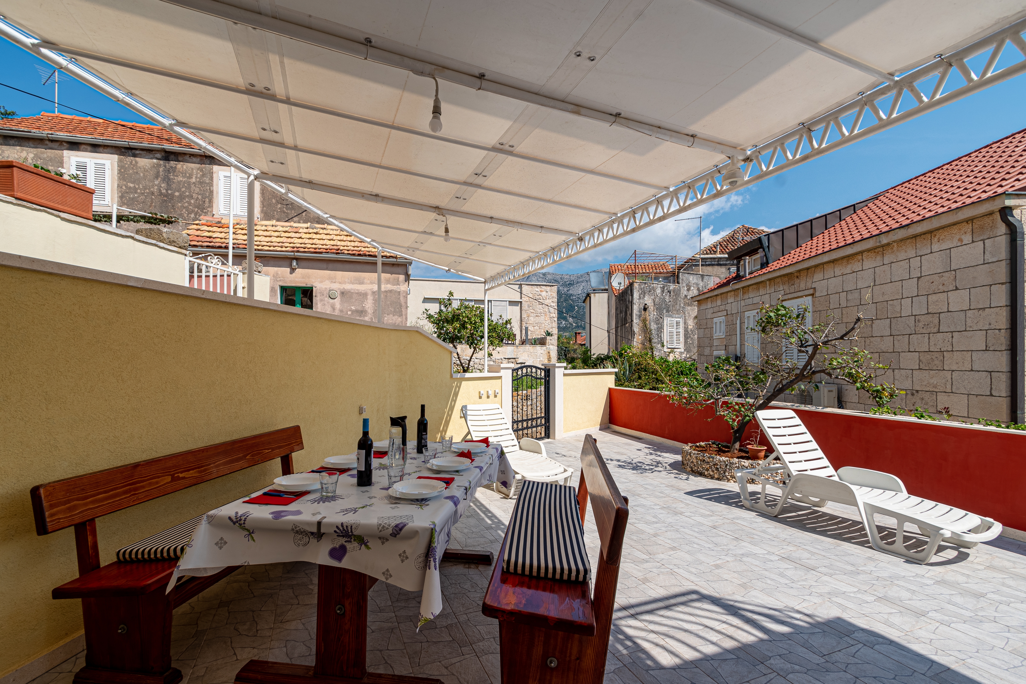 Two bedroom apartment with terrace and sea view Korčula  A-a