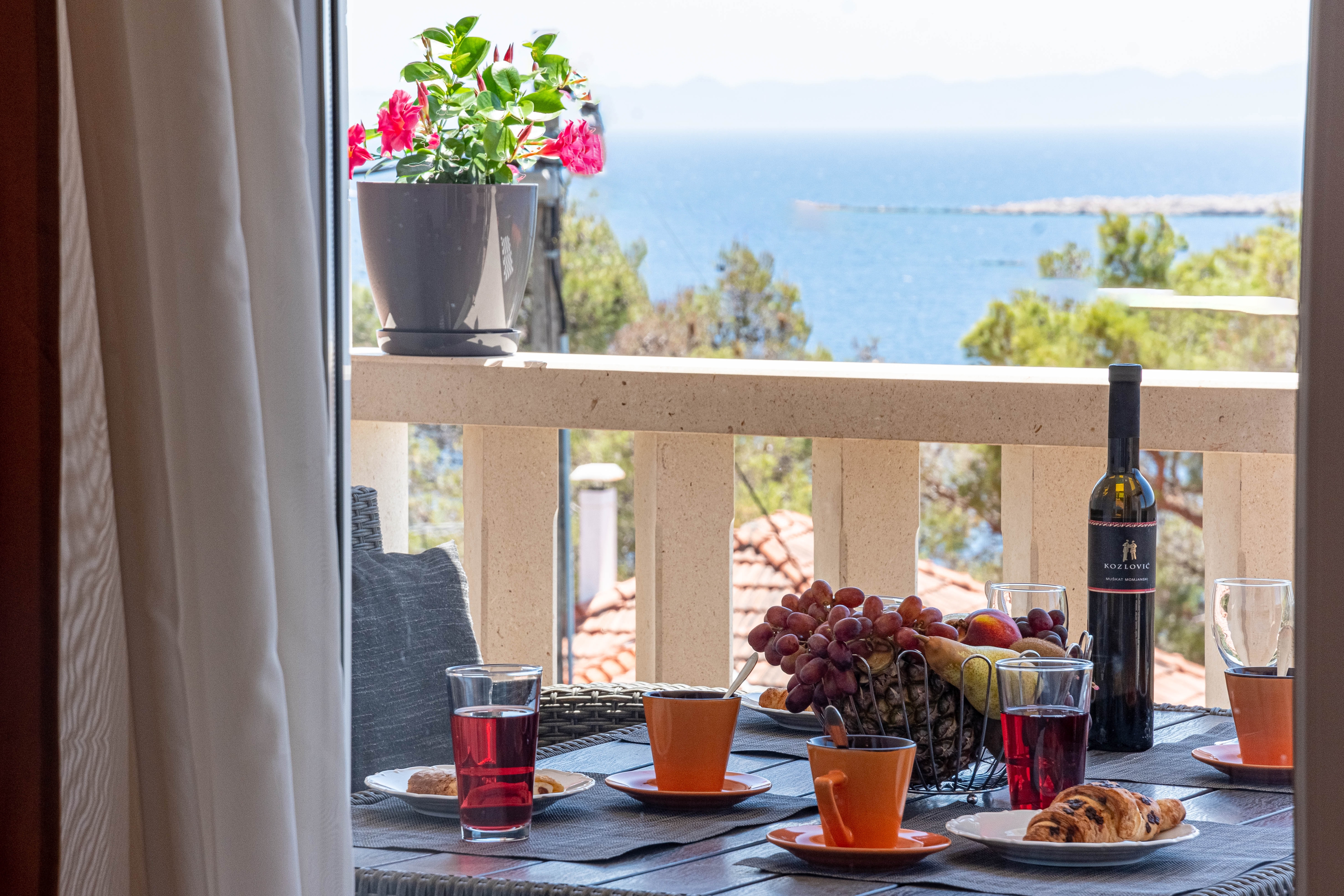 Two bedroom apartment near beach Prižba, Korčula  A-a