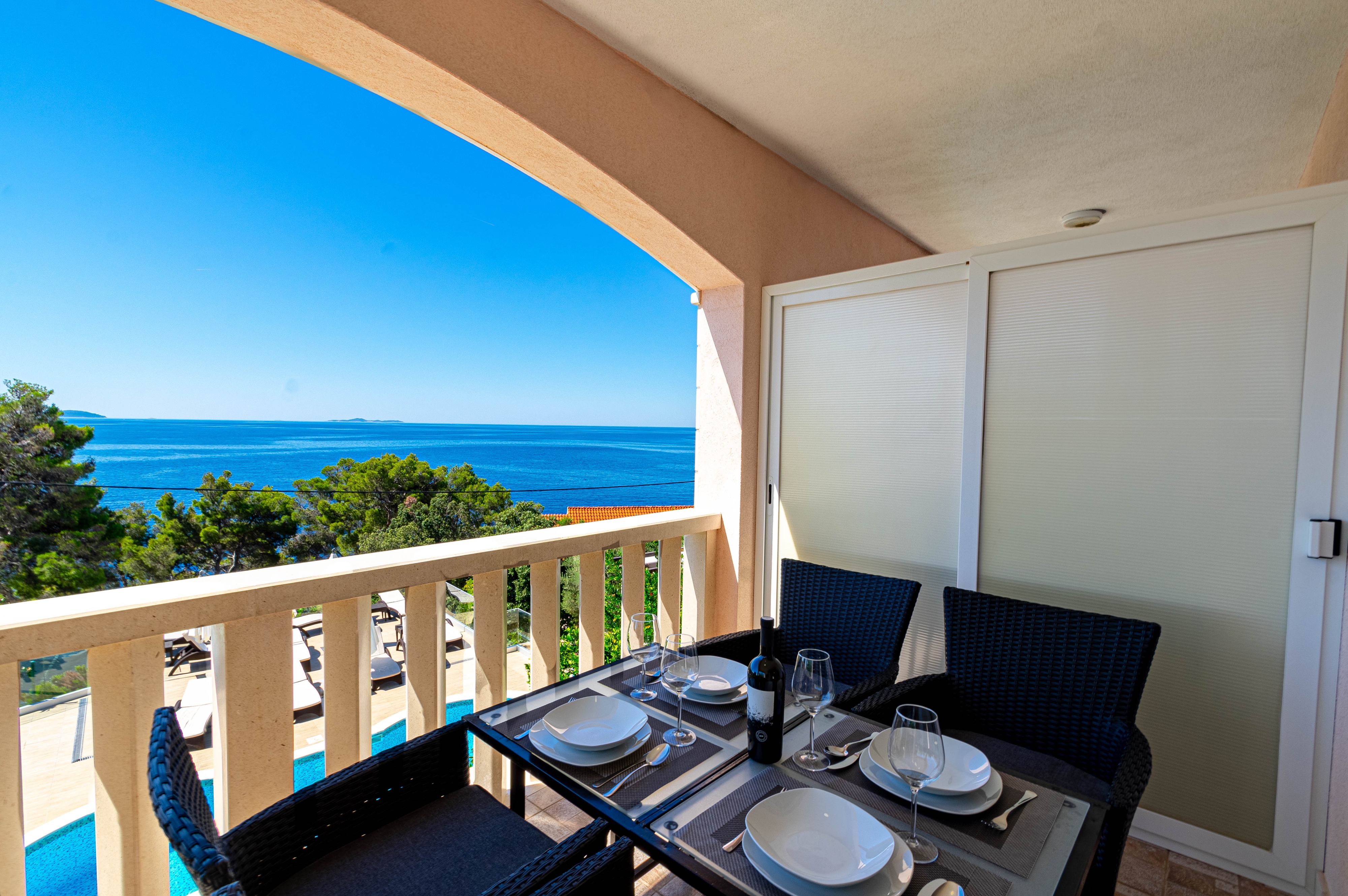 One bedroom apartment near beach Prižba, Korčula  A-b
