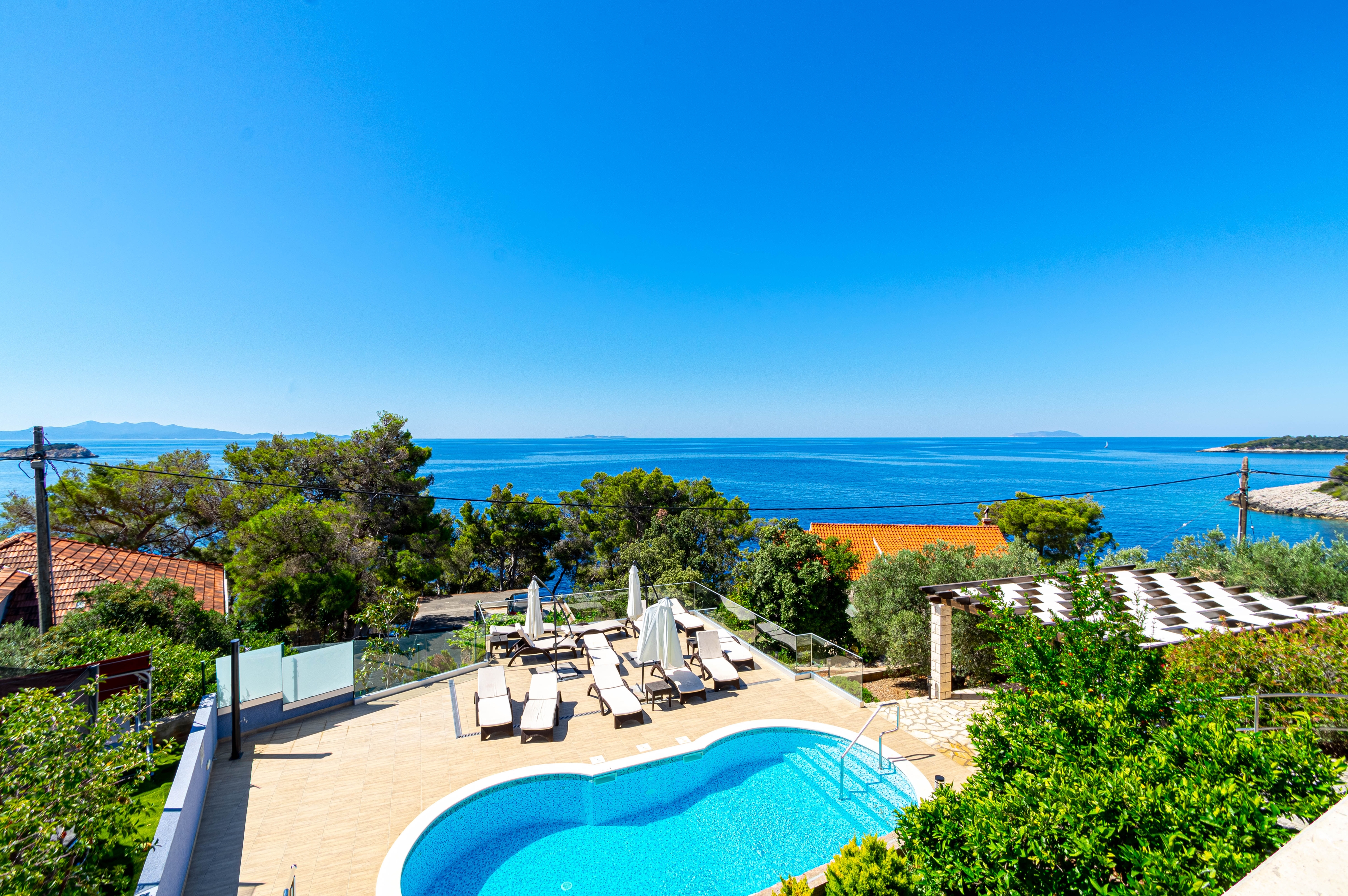 One bedroom apartment near beach Prižba, Korčula  A-b