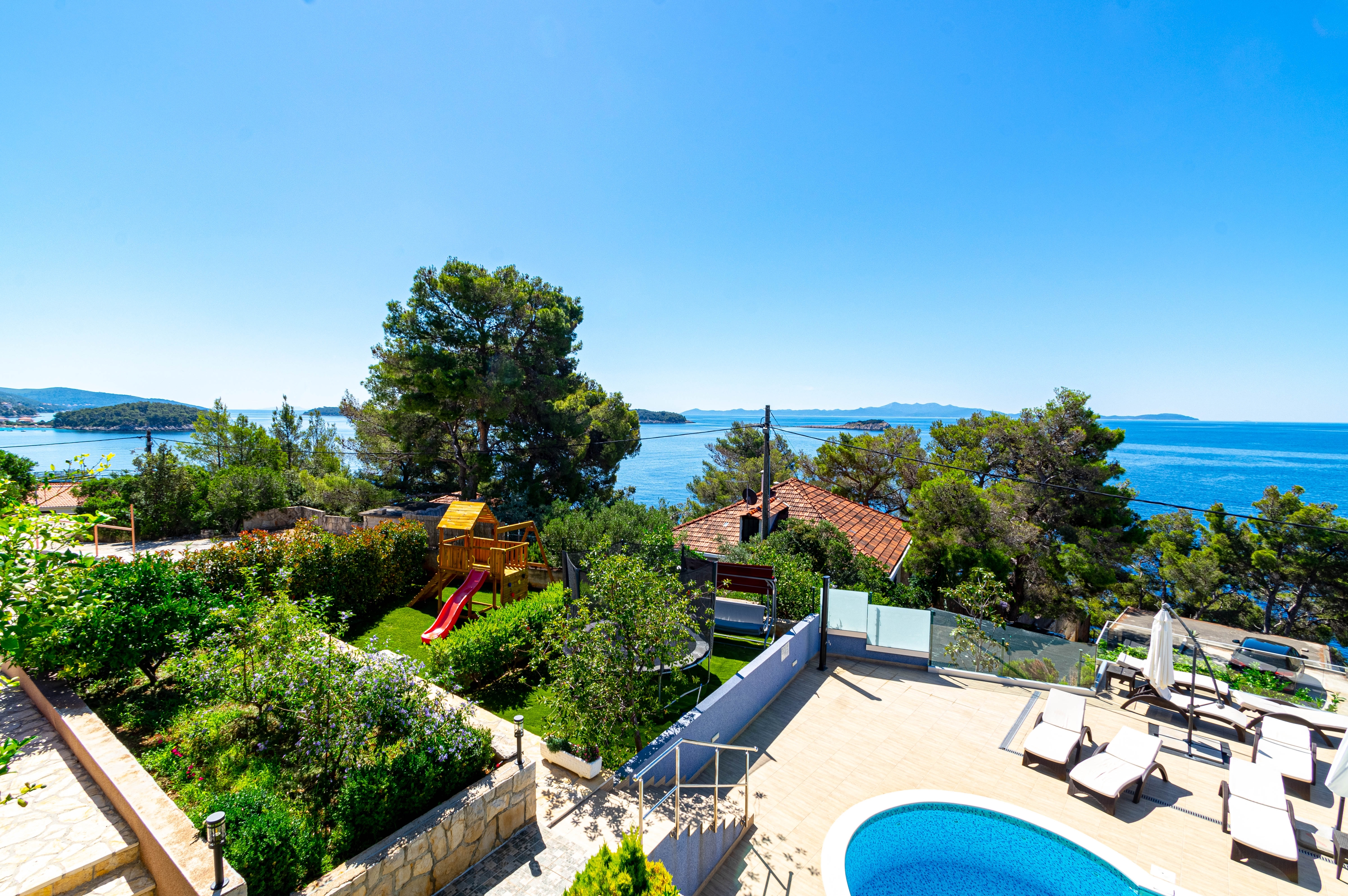 One bedroom apartment near beach Prižba, Korčula  A-b