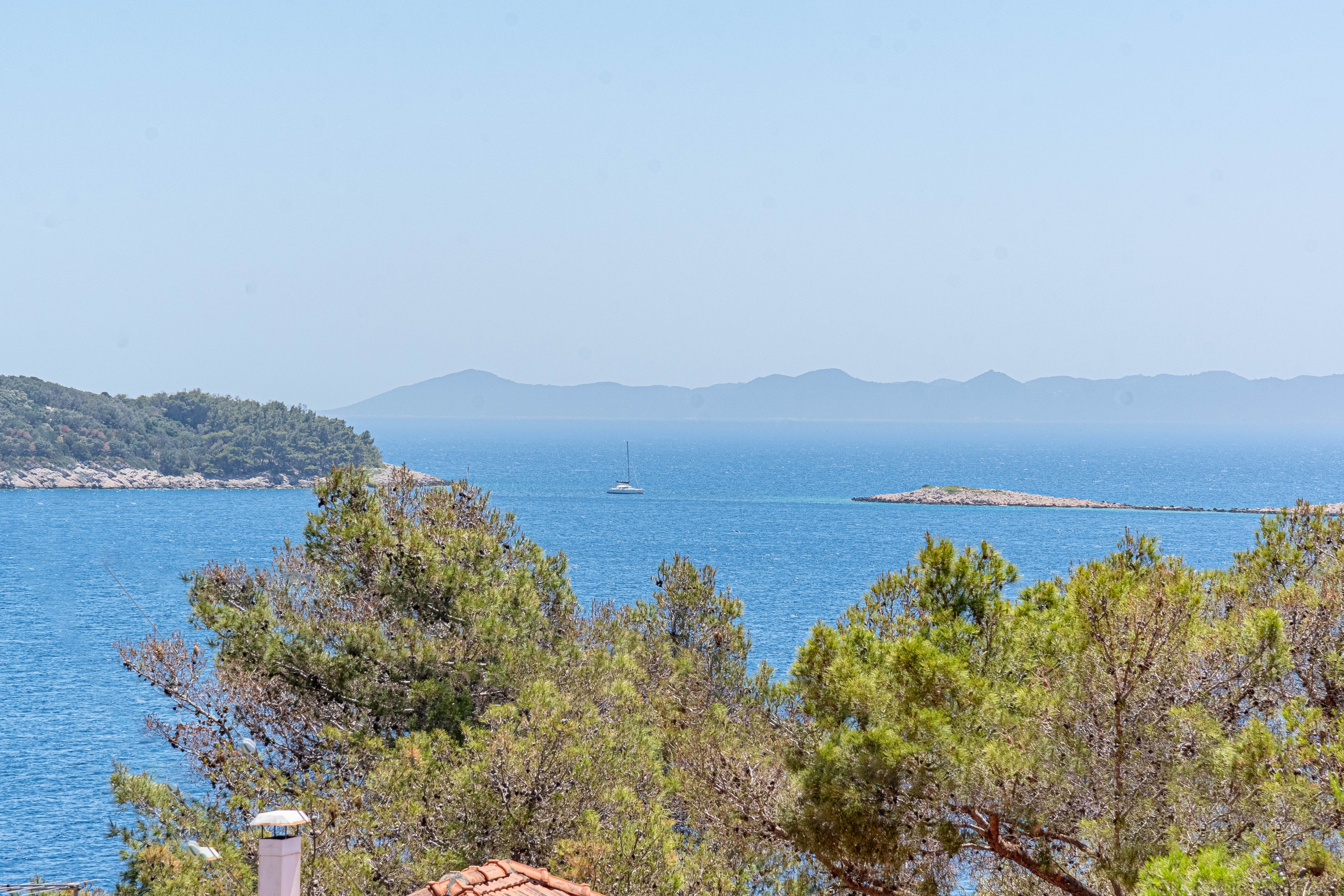 One bedroom apartment near beach Prižba, Korčula  A-b