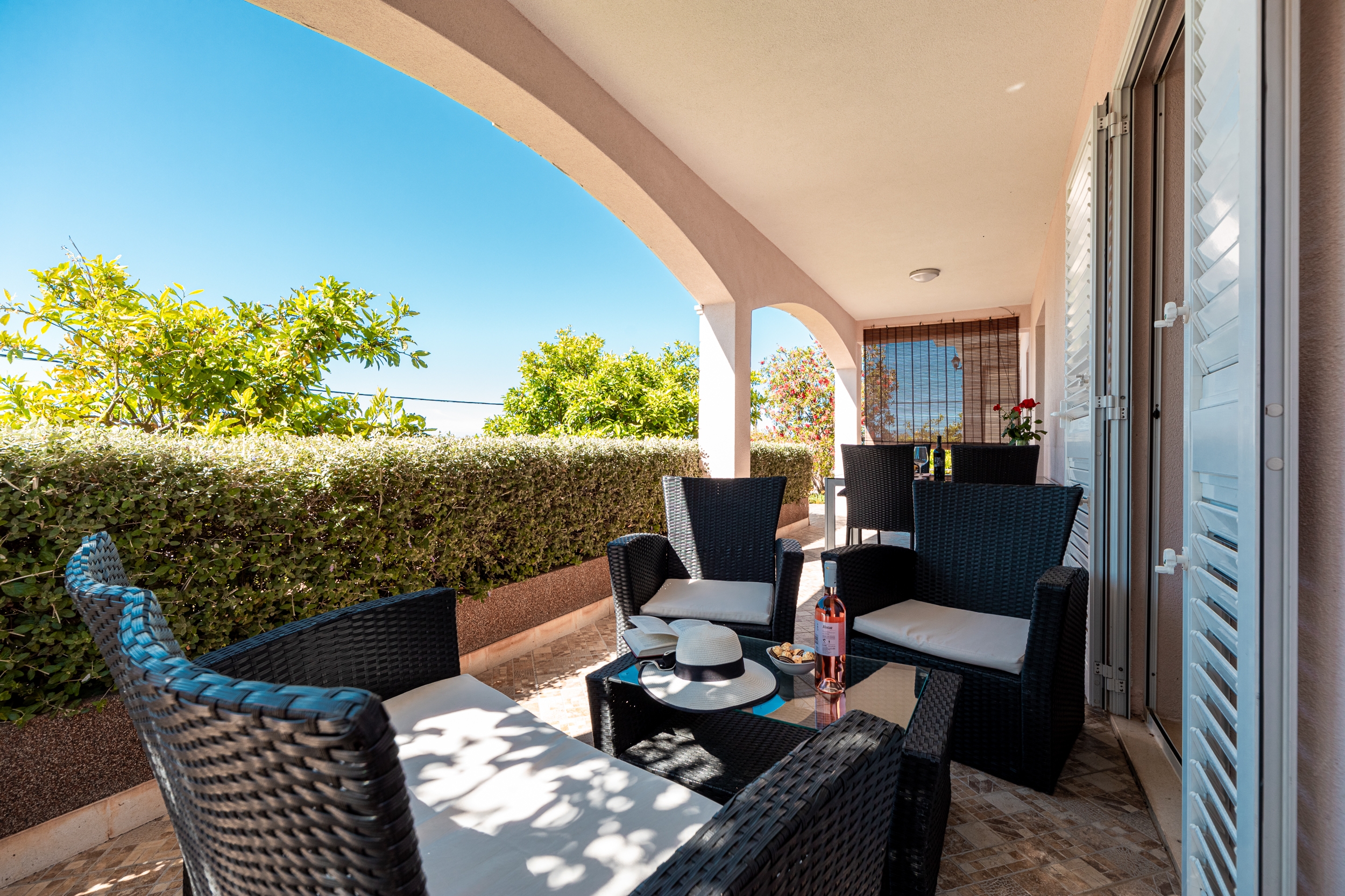 Two bedroom apartment near beach Prižba, Korčula  A-c