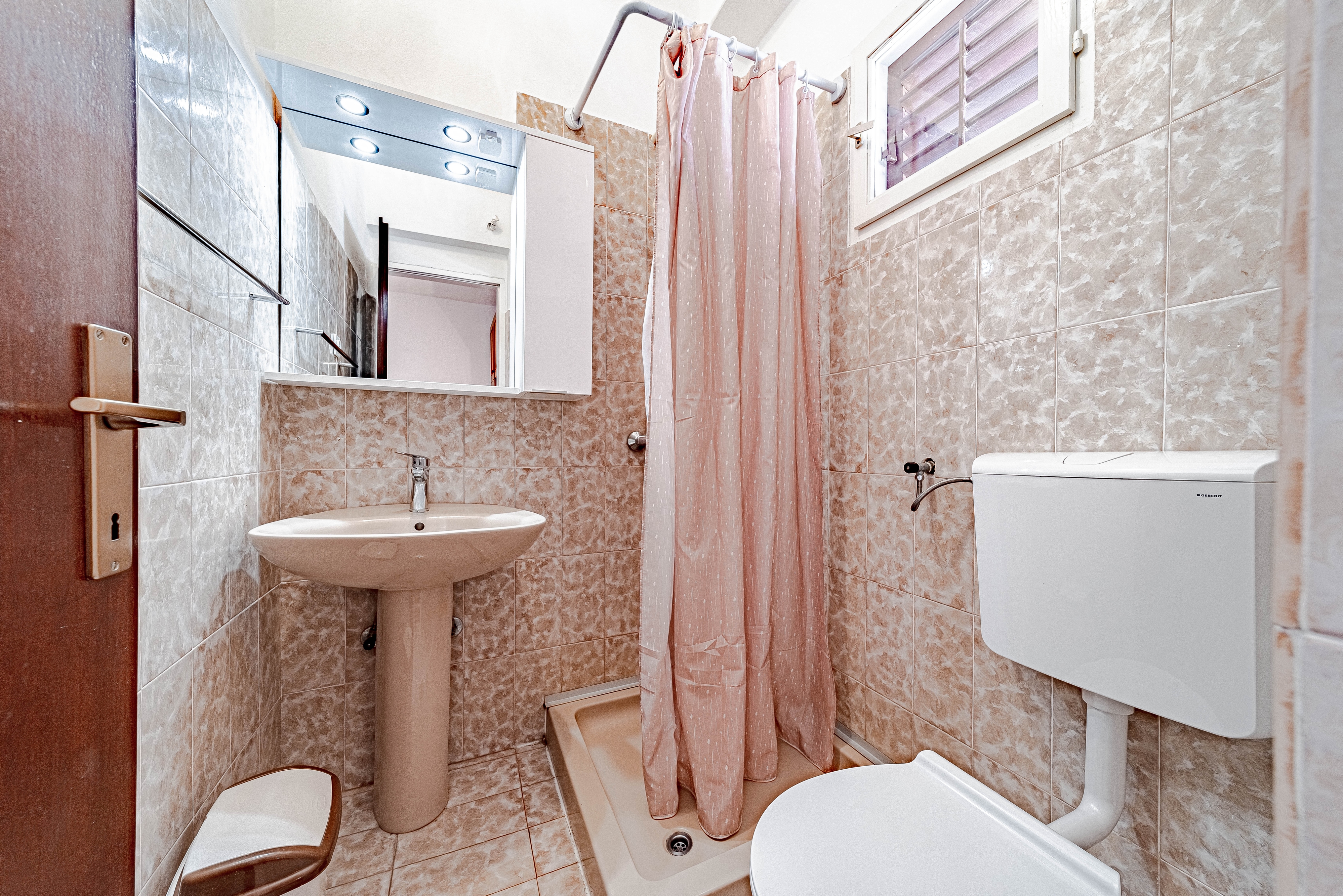 Four bedroom apartment with terrace and sea view Brna, Korčula  A-a