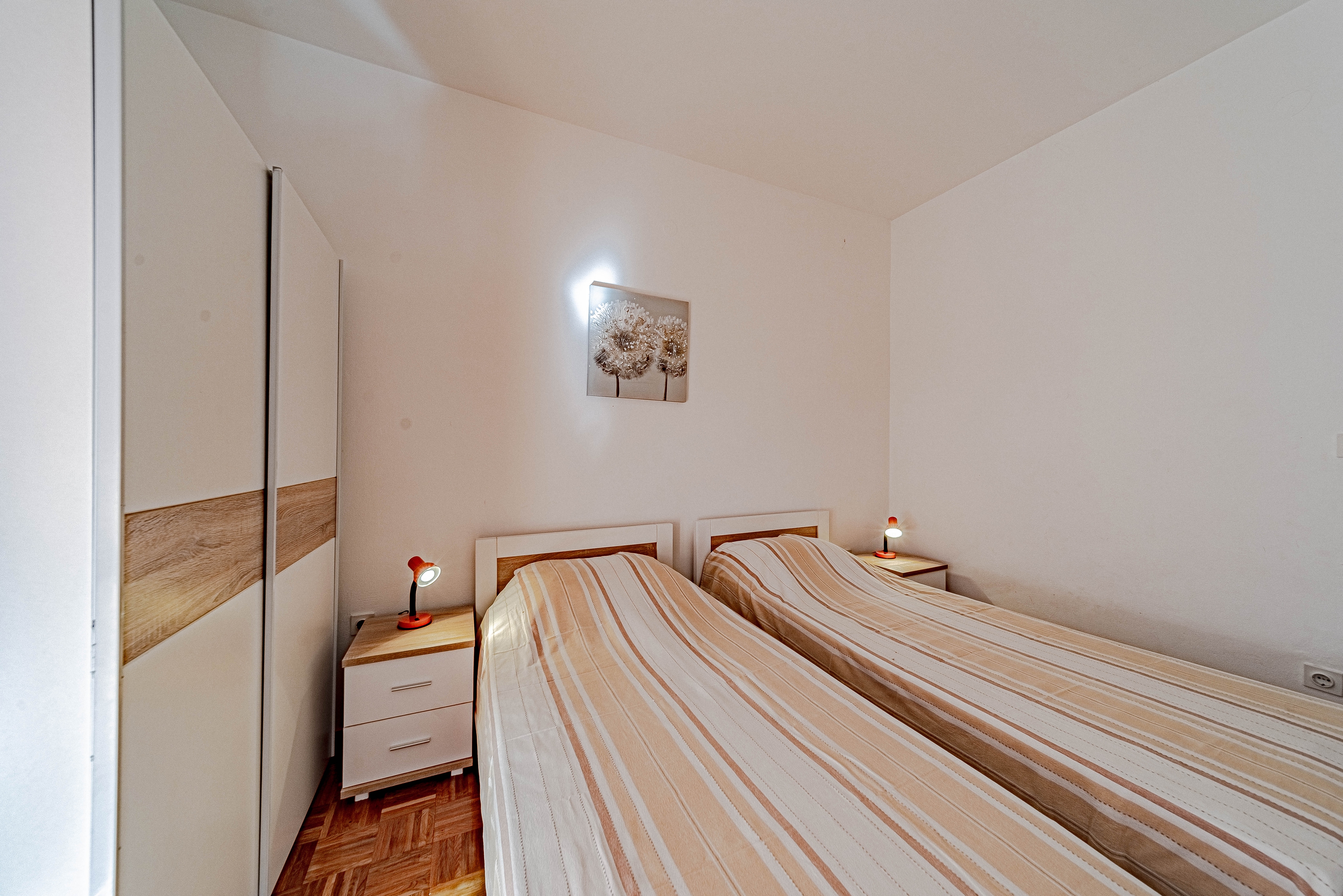 Four bedroom apartment with terrace and sea view Brna, Korčula  A-a