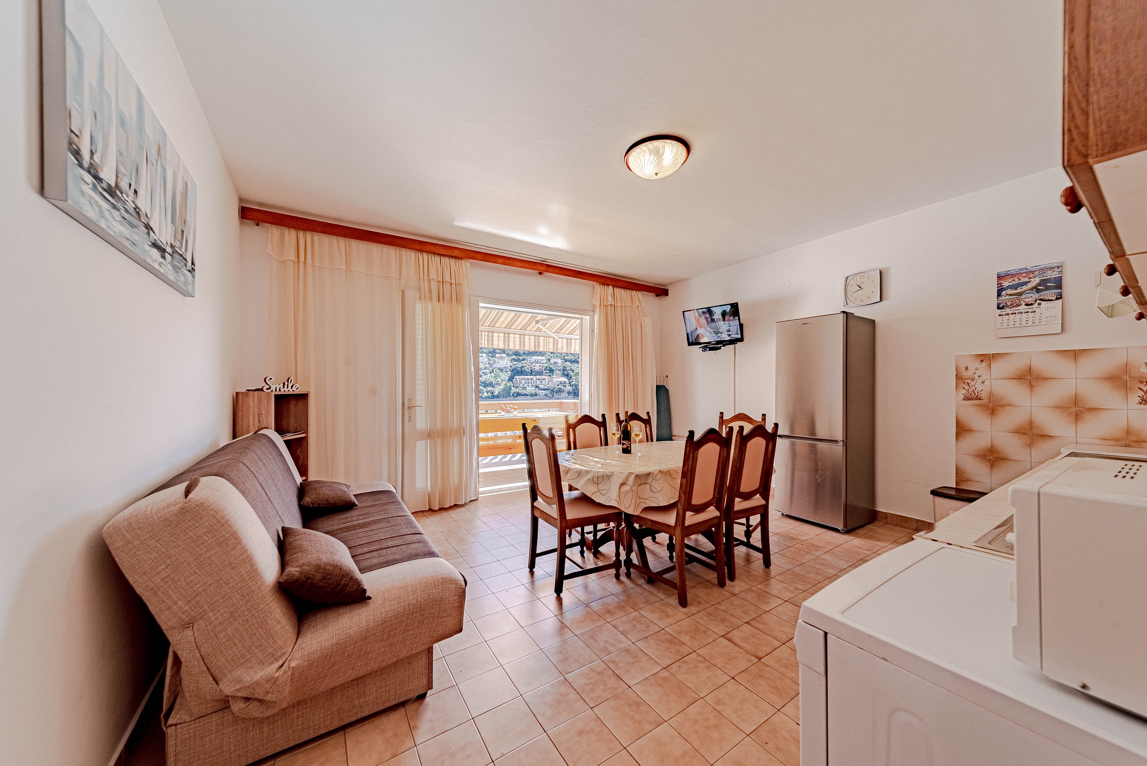 Four-bedroom apartment with terrace and sea view Brna, Korčula (A-10057-a) Four-bedroom apartment with terrace and sea view Brna, Korčula (A-10057-a)