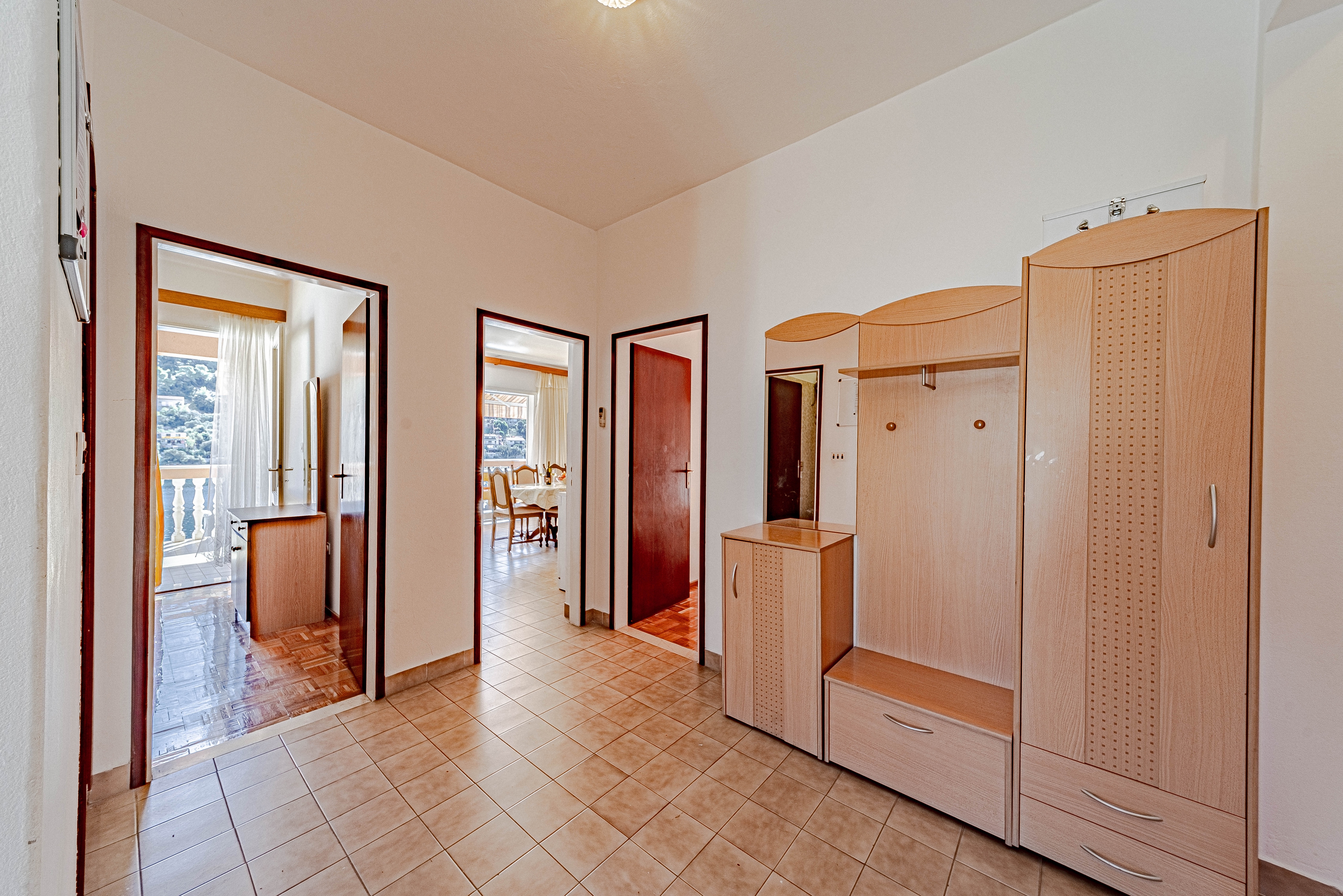 Four bedroom apartment with terrace and sea view Brna, Korčula  A-a