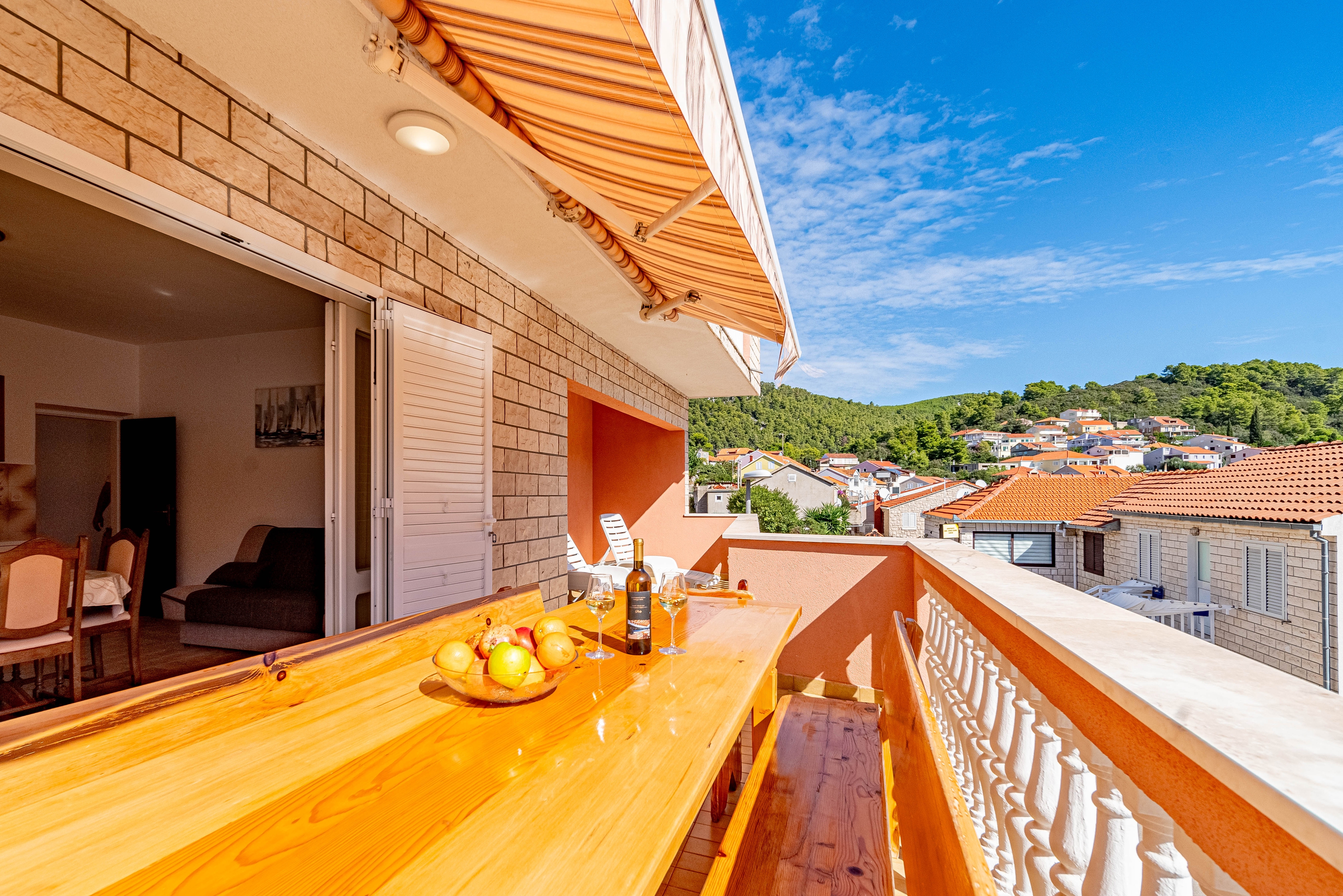 Four bedroom apartment with terrace and sea view Brna, Korčula  A-a