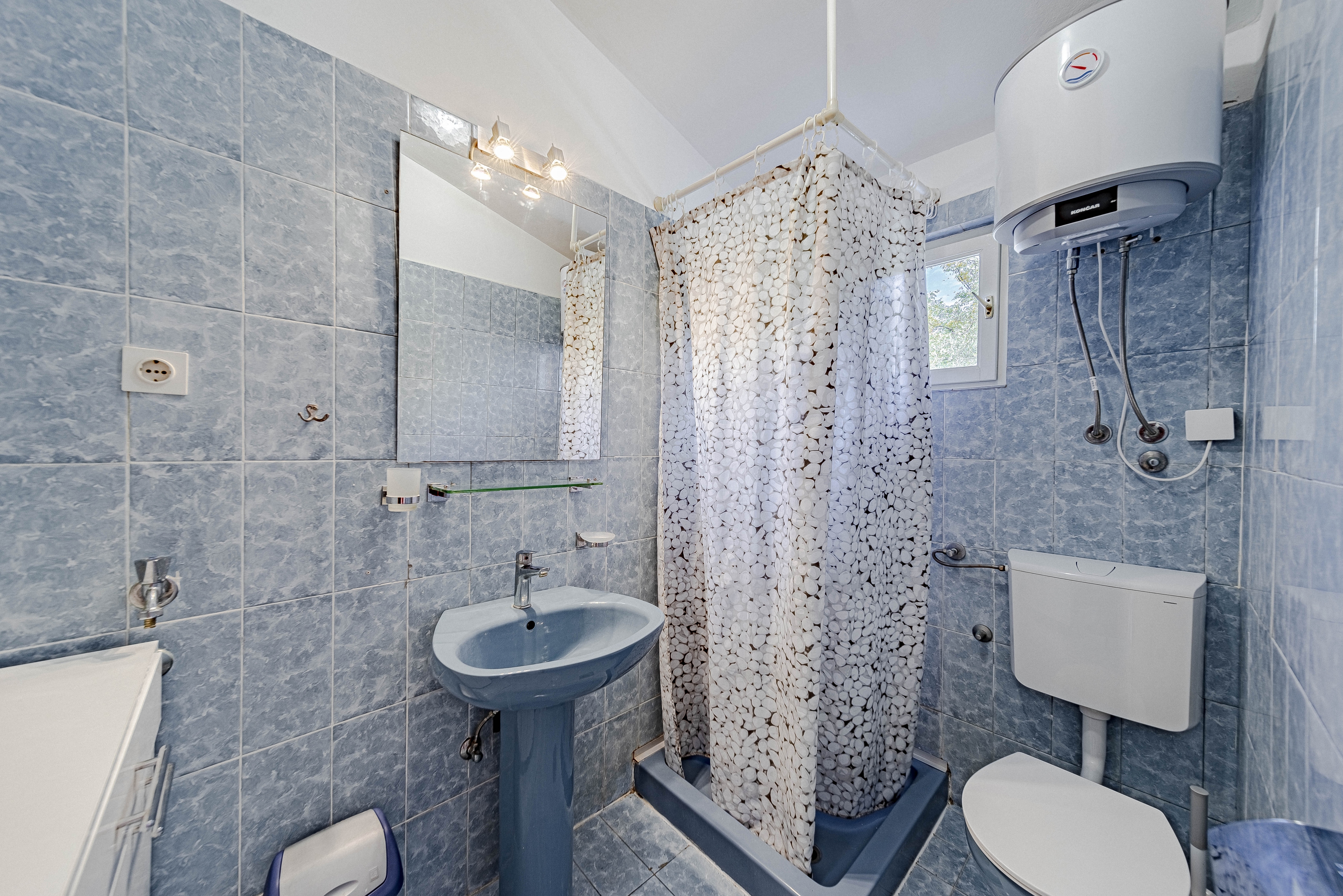 Two bedroom apartment with terrace and sea view Brna, Korčula  A-b