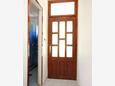Brna, Hallway in the apartment, air condition available and WiFi.