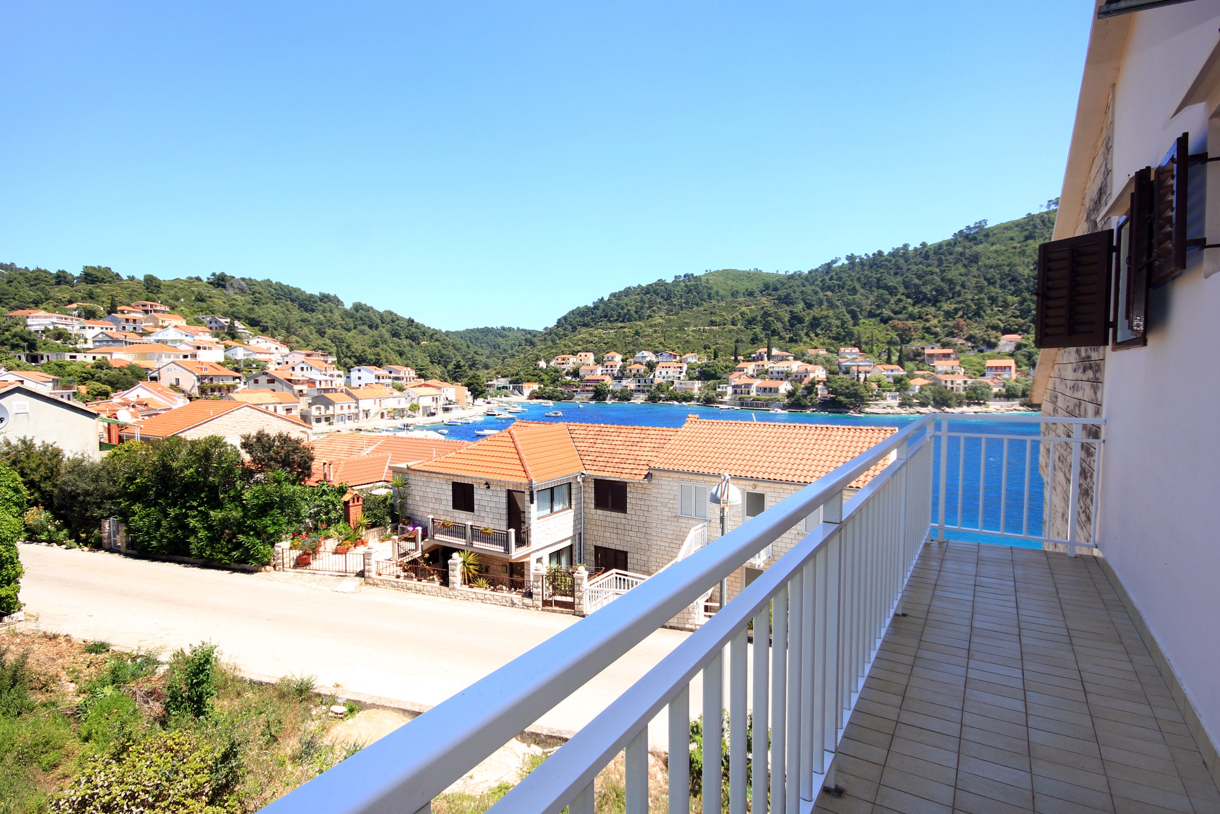 One bedroom apartment with terrace and sea view Brna, Korčula  A-c