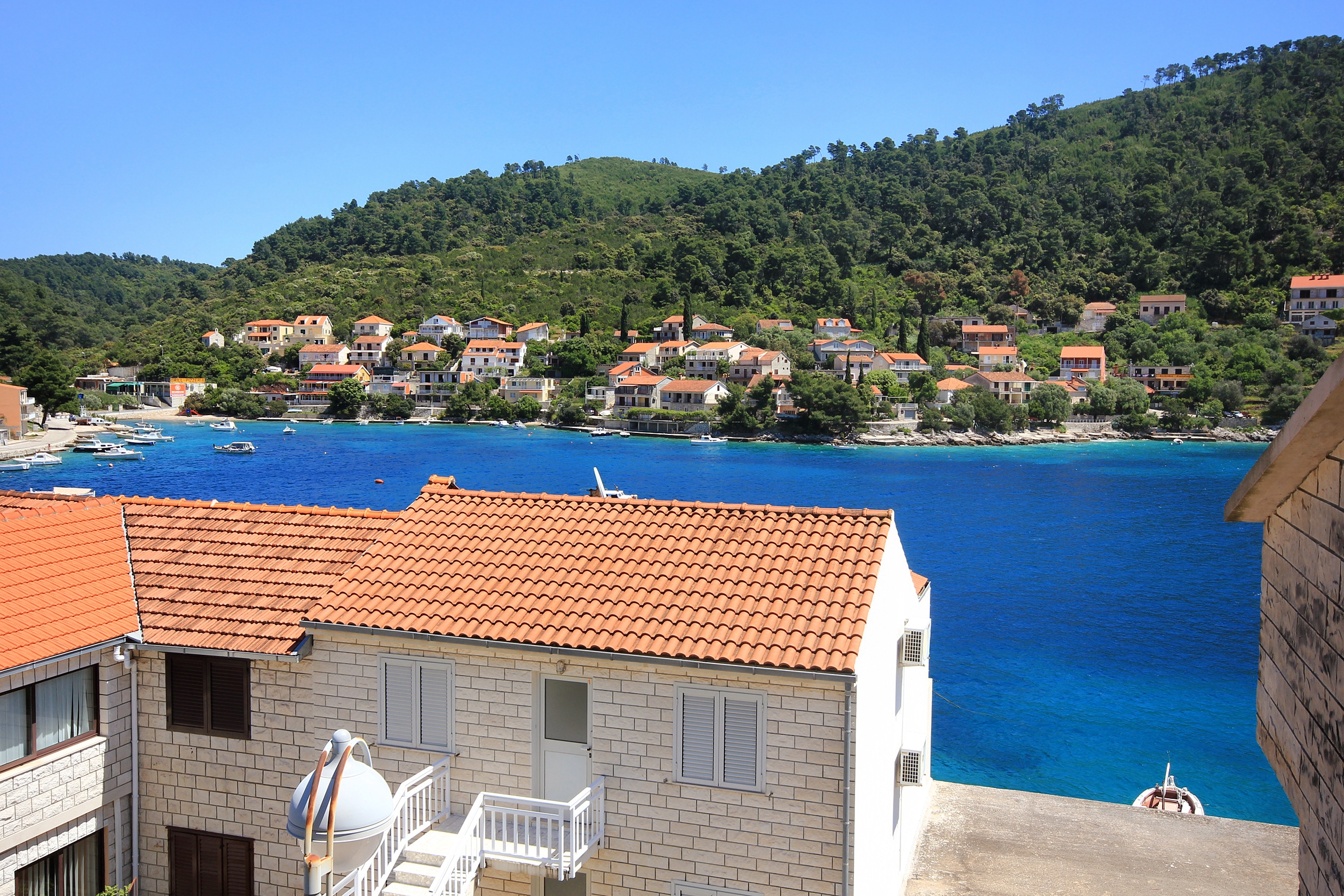 One bedroom apartment with terrace and sea view Brna, Korčula  A-c