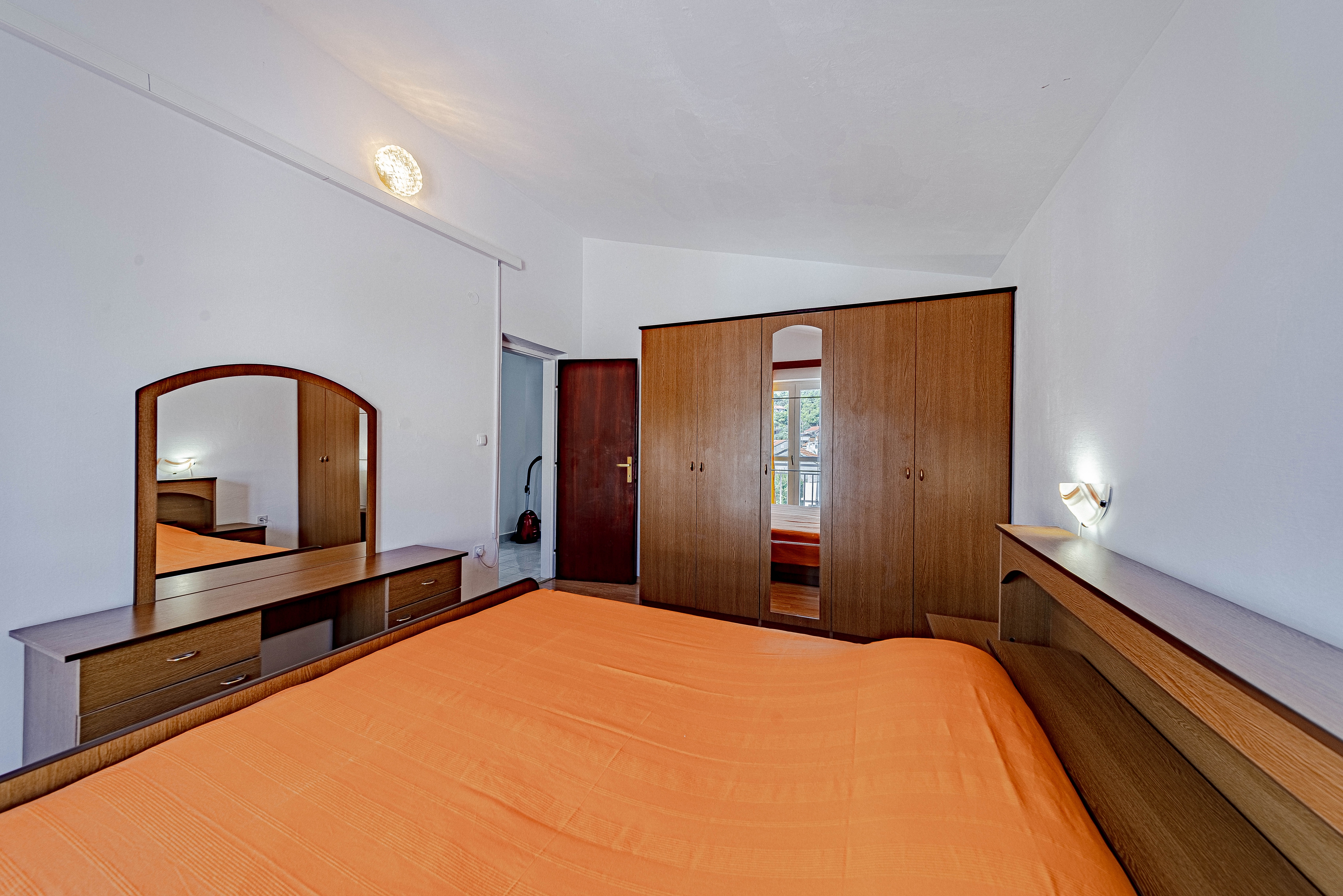 One bedroom apartment with terrace and sea view Brna, Korčula  A-c