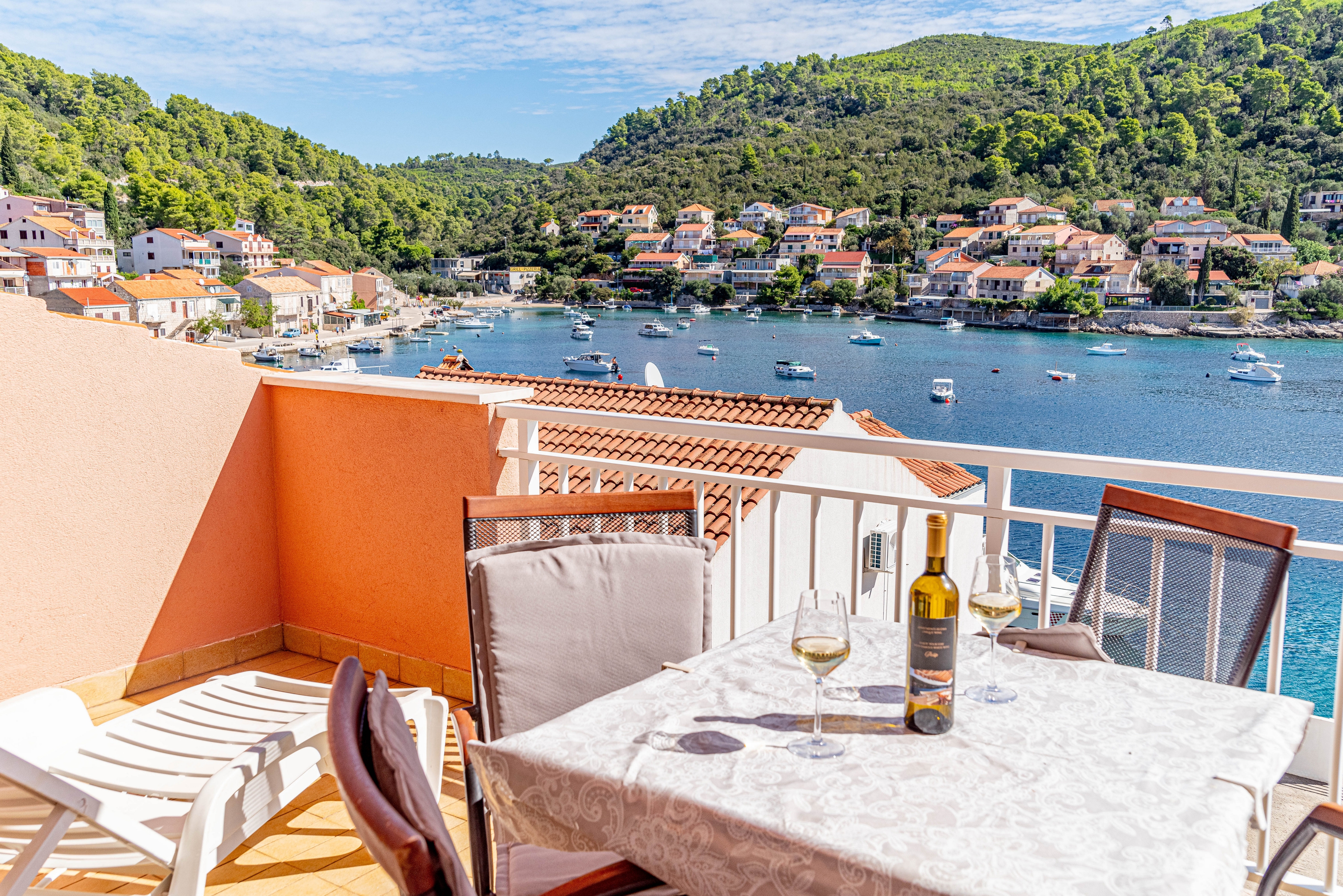 One bedroom apartment with terrace and sea view Brna, Korčula  A-c