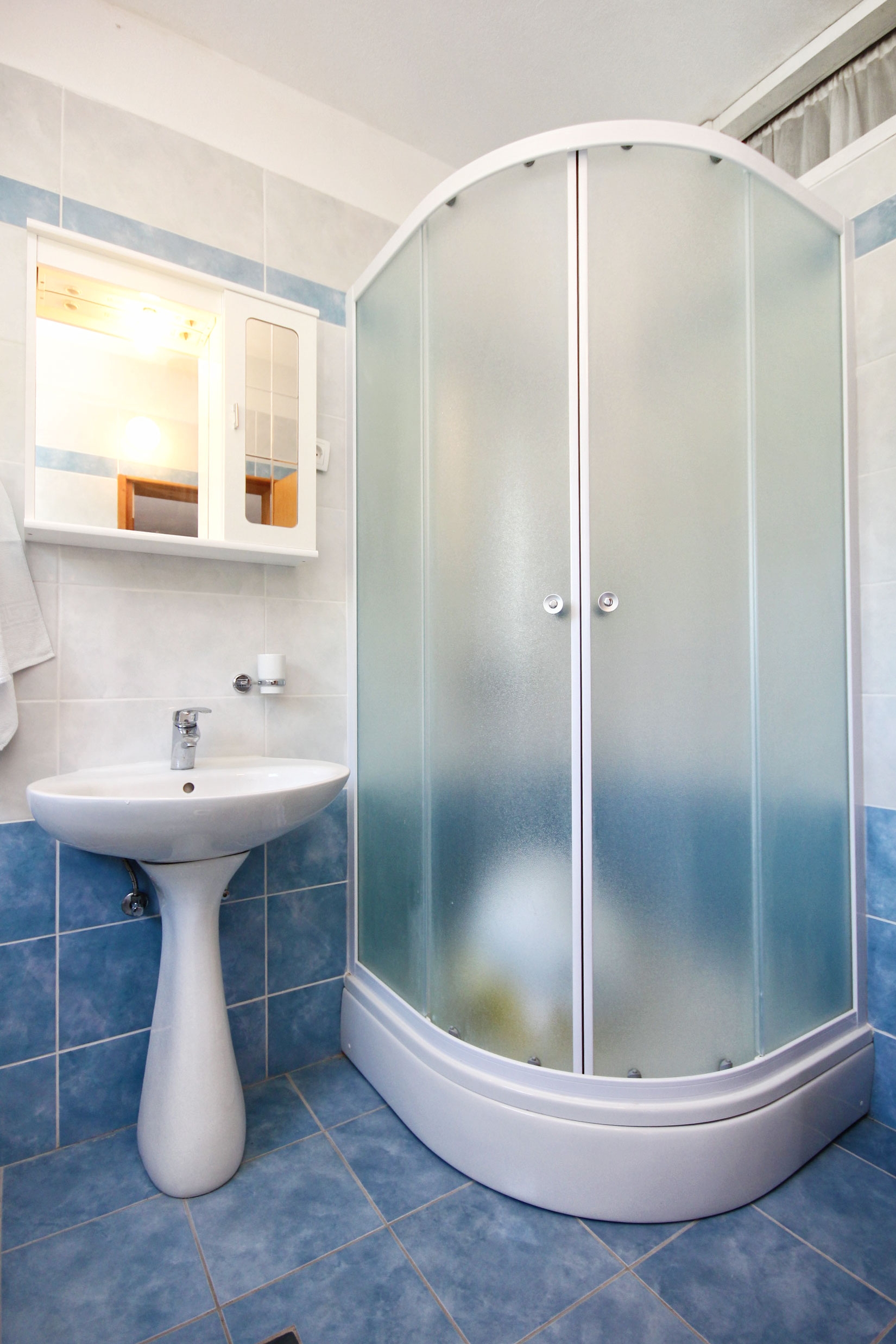 Four bedroom apartment near beach Prižba, Korčula  A-b