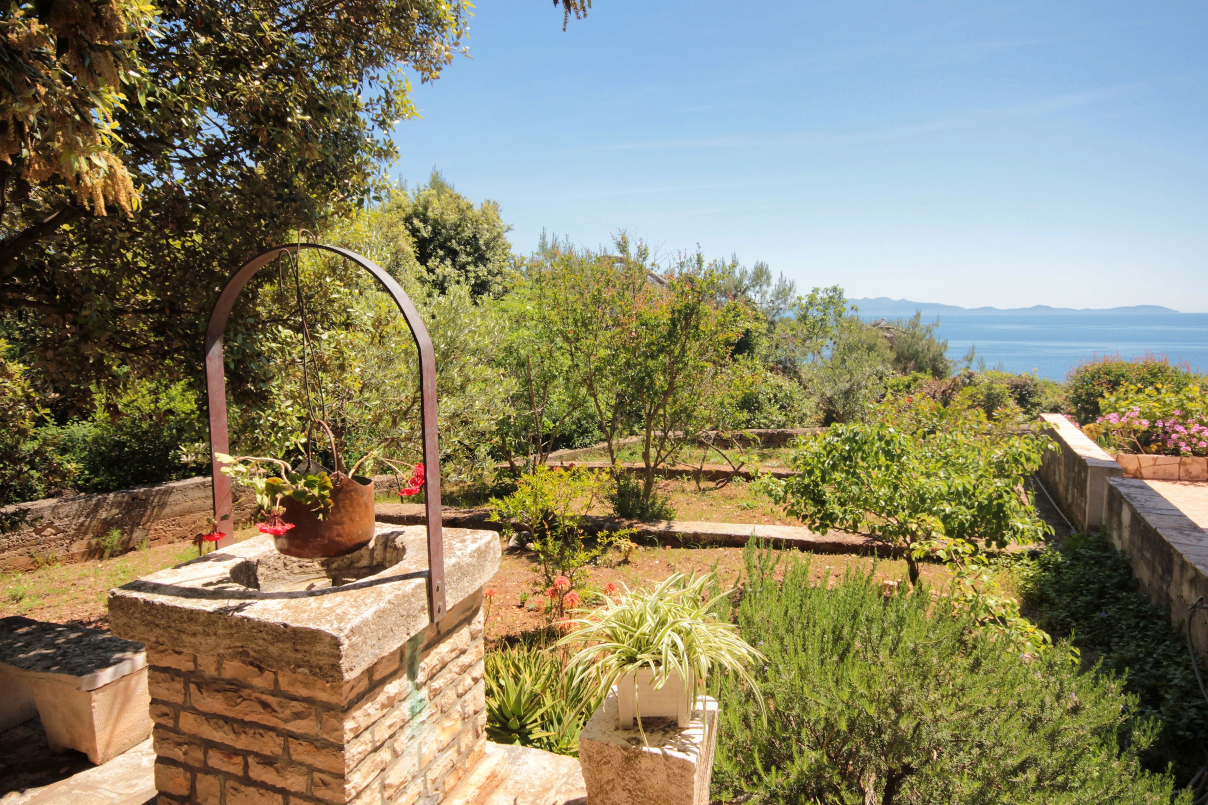 Two bedroom apartment near beach Prižba, Korčula  A-c