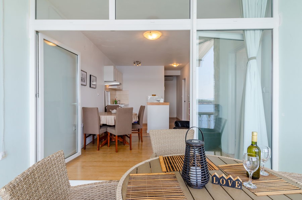 Two bedroom apartment near beach Prižba, Korčula  A-a