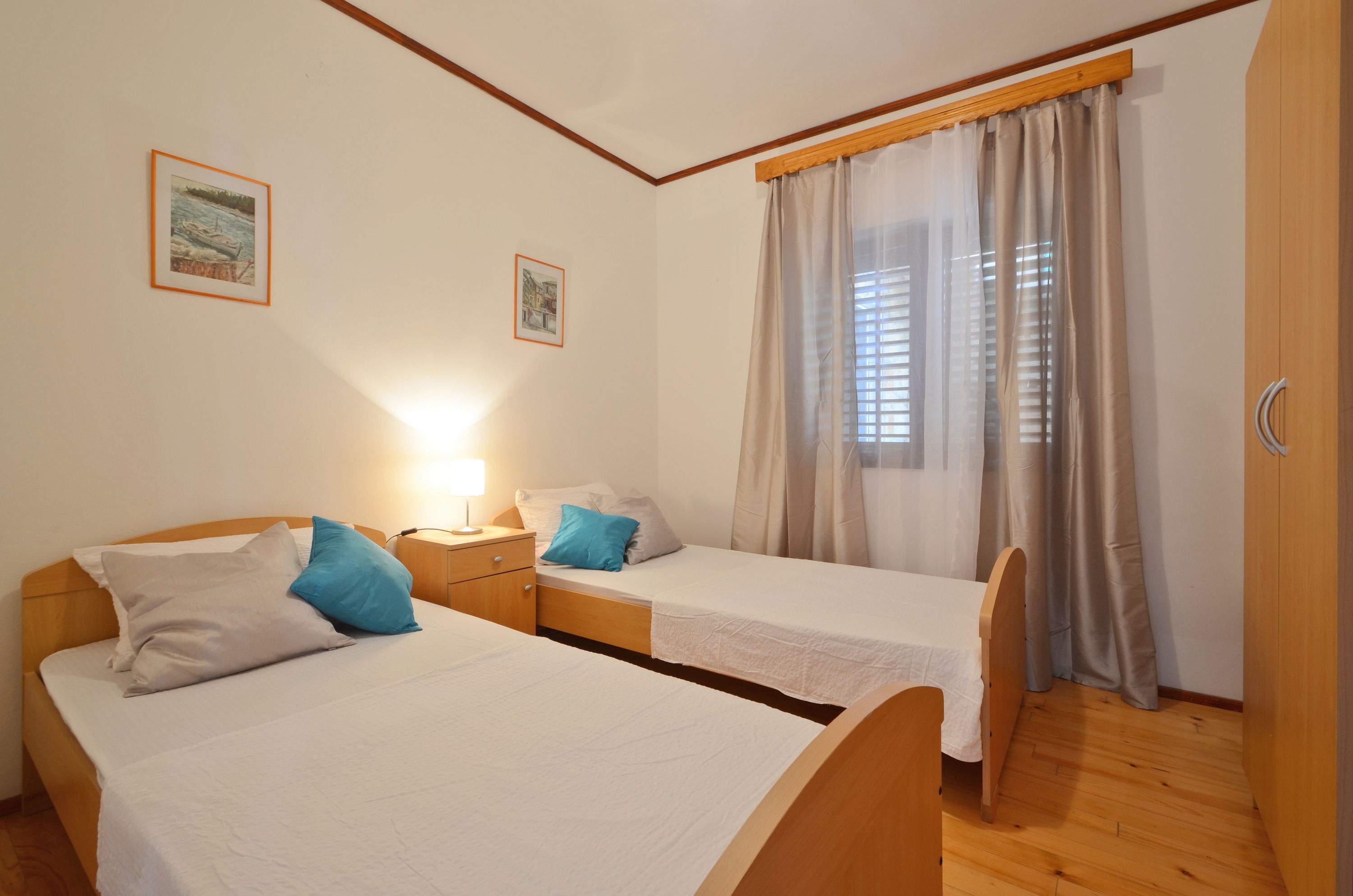 Two bedroom apartment near beach Prižba, Korčula  A-b