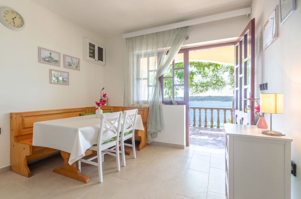 Two bedroom apartment near beach Prižba, Korčula (A-10063-c)