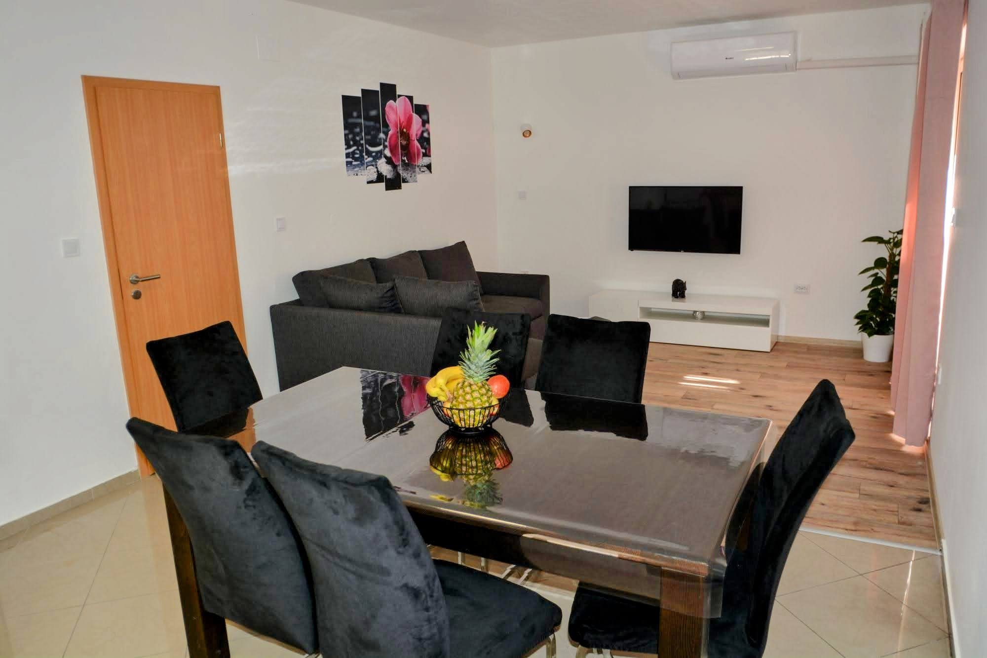 Two bedroom apartment with terrace Brna, Korčula  A-a