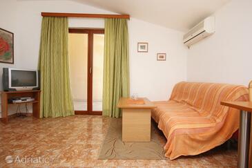 Orebić, Living room in the apartment, air condition available, (pet friendly) and WiFi.