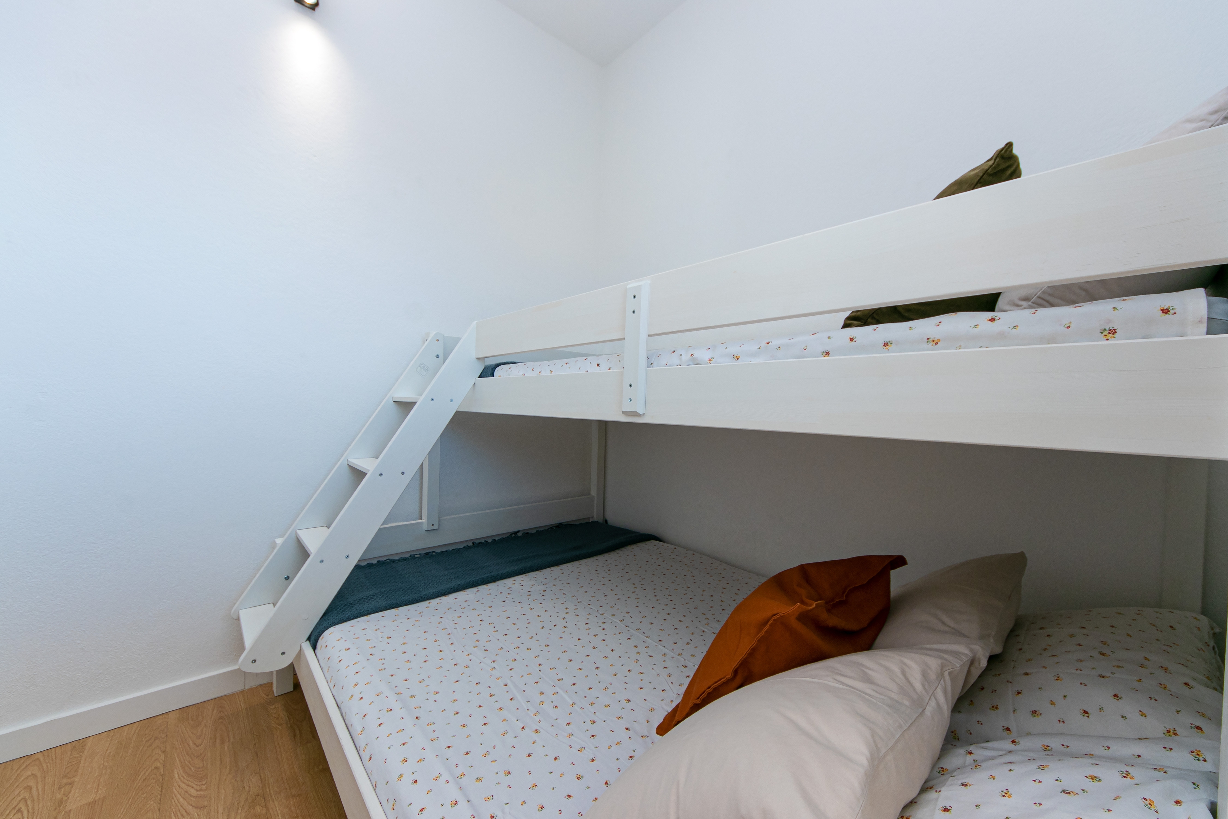 Two bedroom apartment with terrace and sea view Pisak, Omiš  A-a