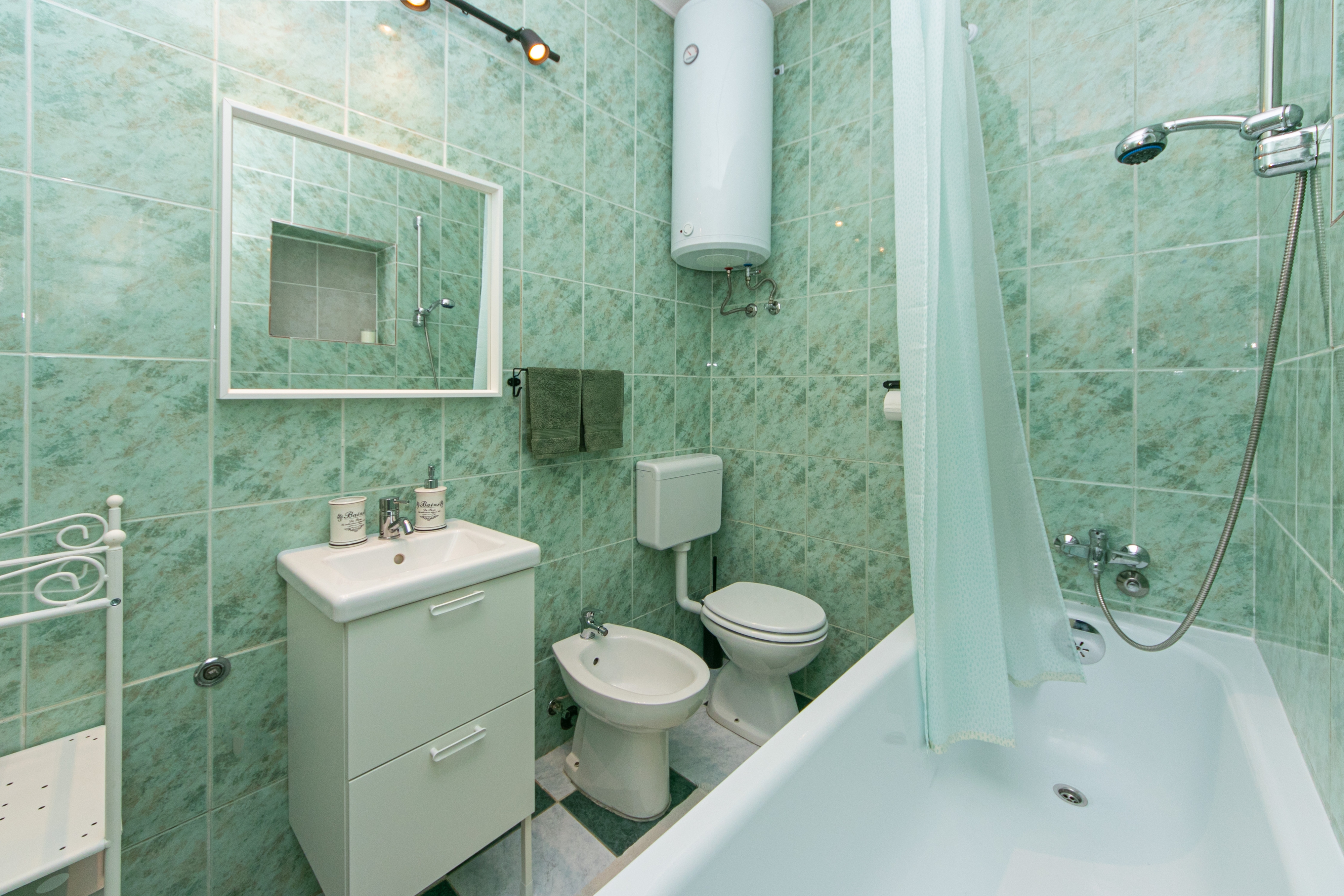 One bedroom apartment with terrace and sea view Pisak, Omiš  A-b